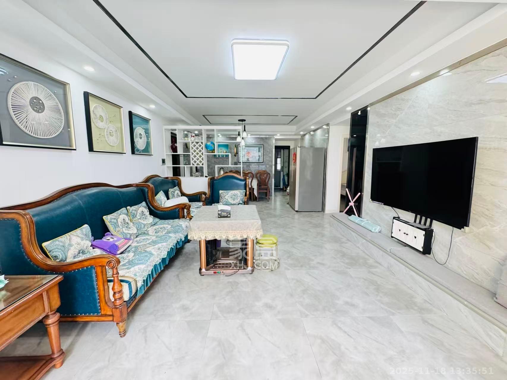 协信星澜汇  4室2厅2卫    4000.0元/月室内图