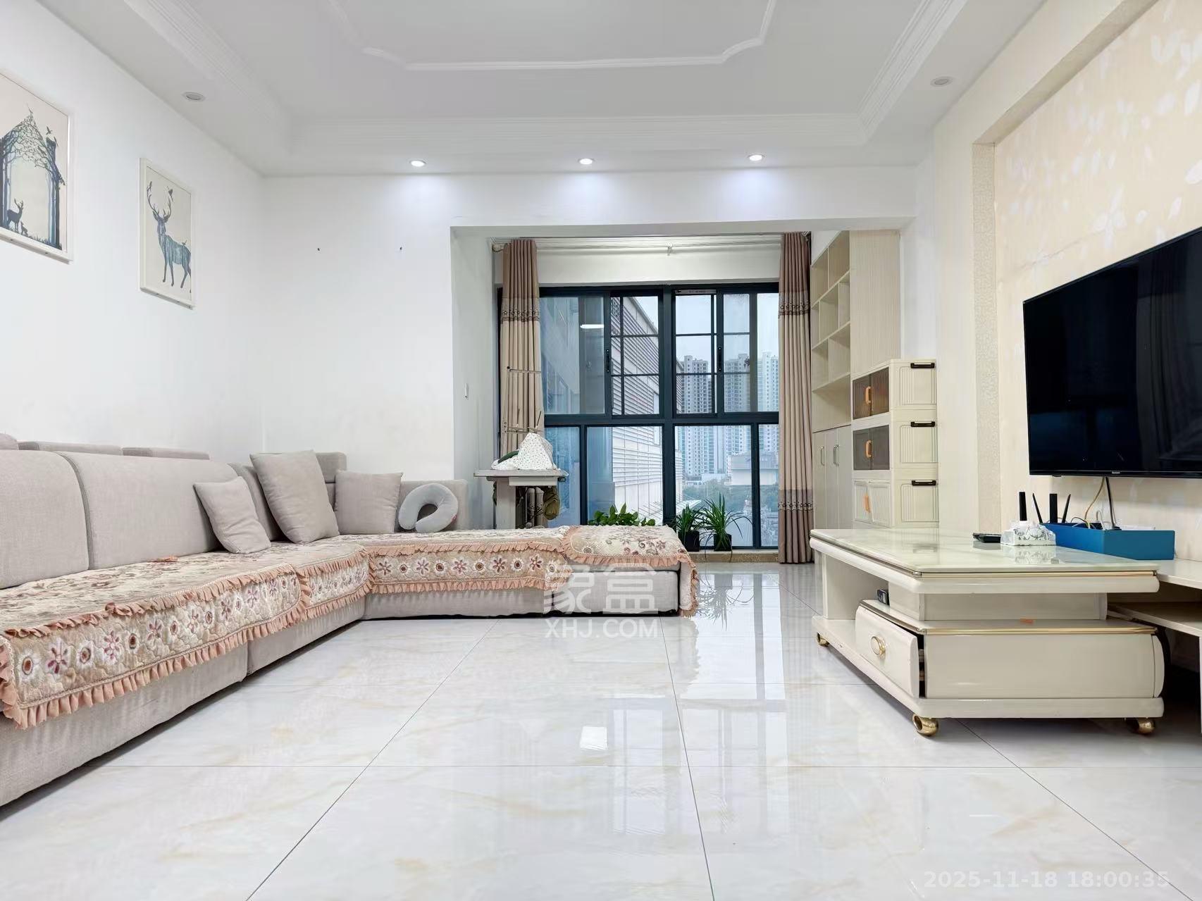 富春山 3室2厅2卫 2400.0元/月 富春山 3室2厅2卫 2400.0元/月室内图