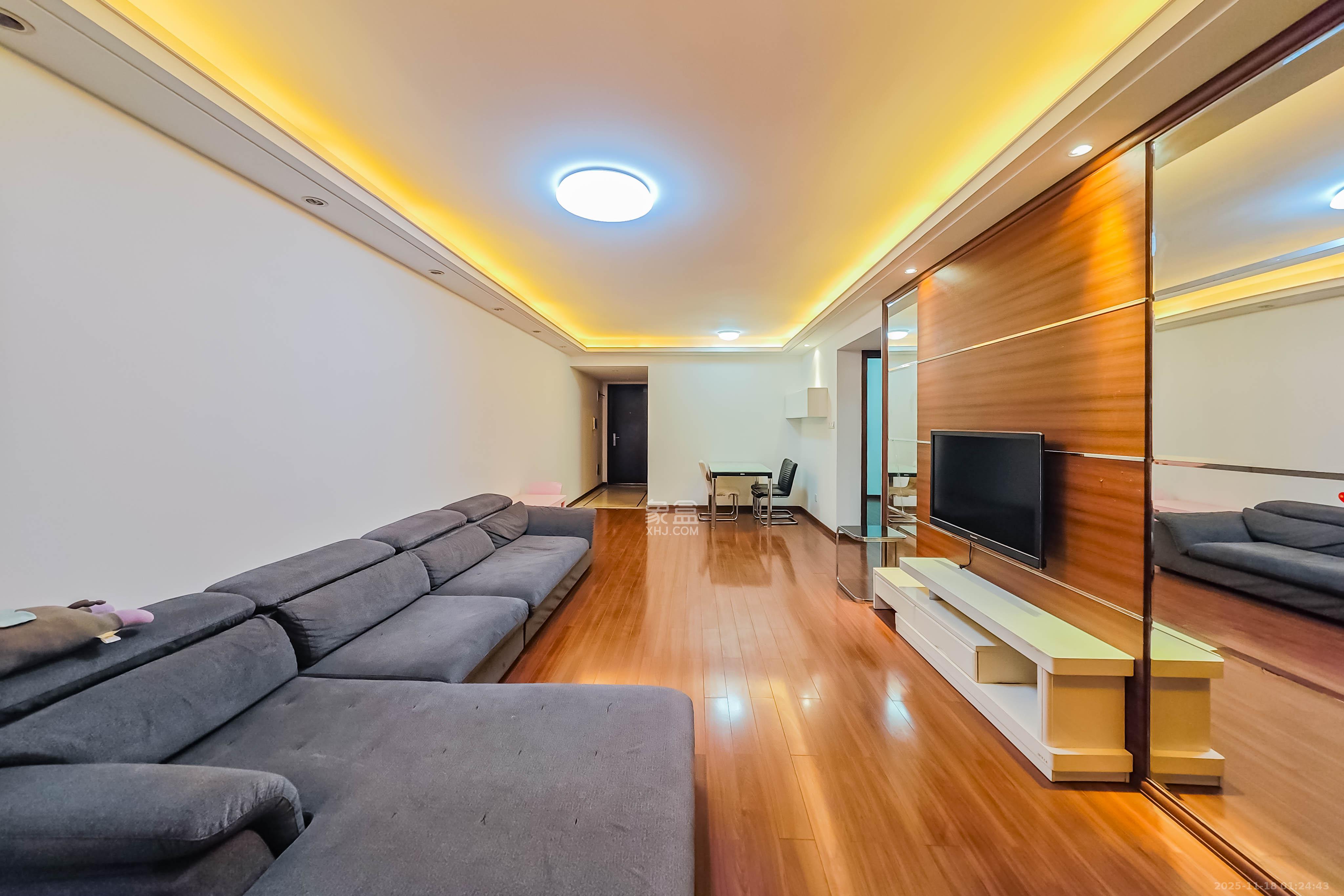 万科金域华府一期 3室2厅1卫 105.0万 万科金域华府一期 3室2厅1卫 105.0万客厅