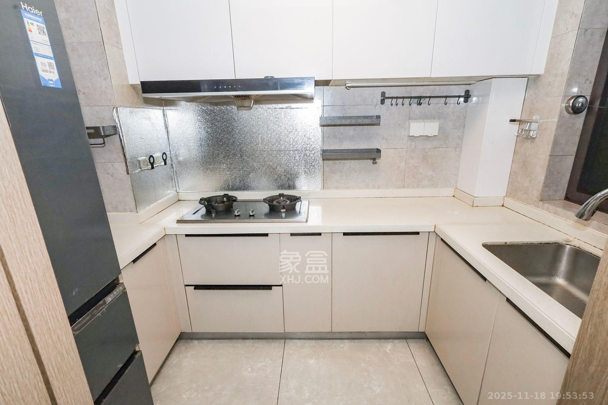 龙湖铂金中心(龙湖春江郦城) 3室2厅2卫 4800.0元/月 龙湖铂金中心(龙湖春江郦城) 3室2厅2卫 4800.0元/月室内图