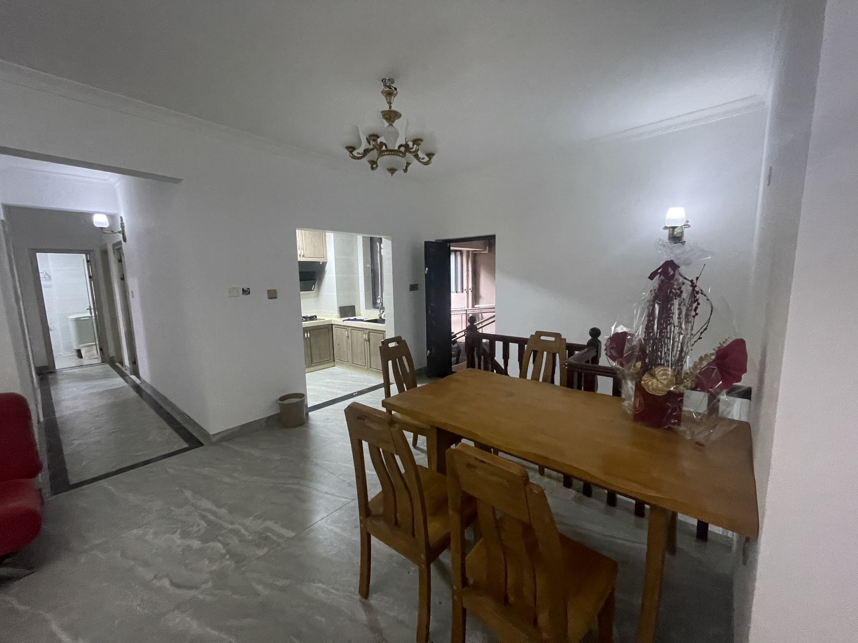 绿地海长流二期  5室2厅2卫    3500.0元/月室内图