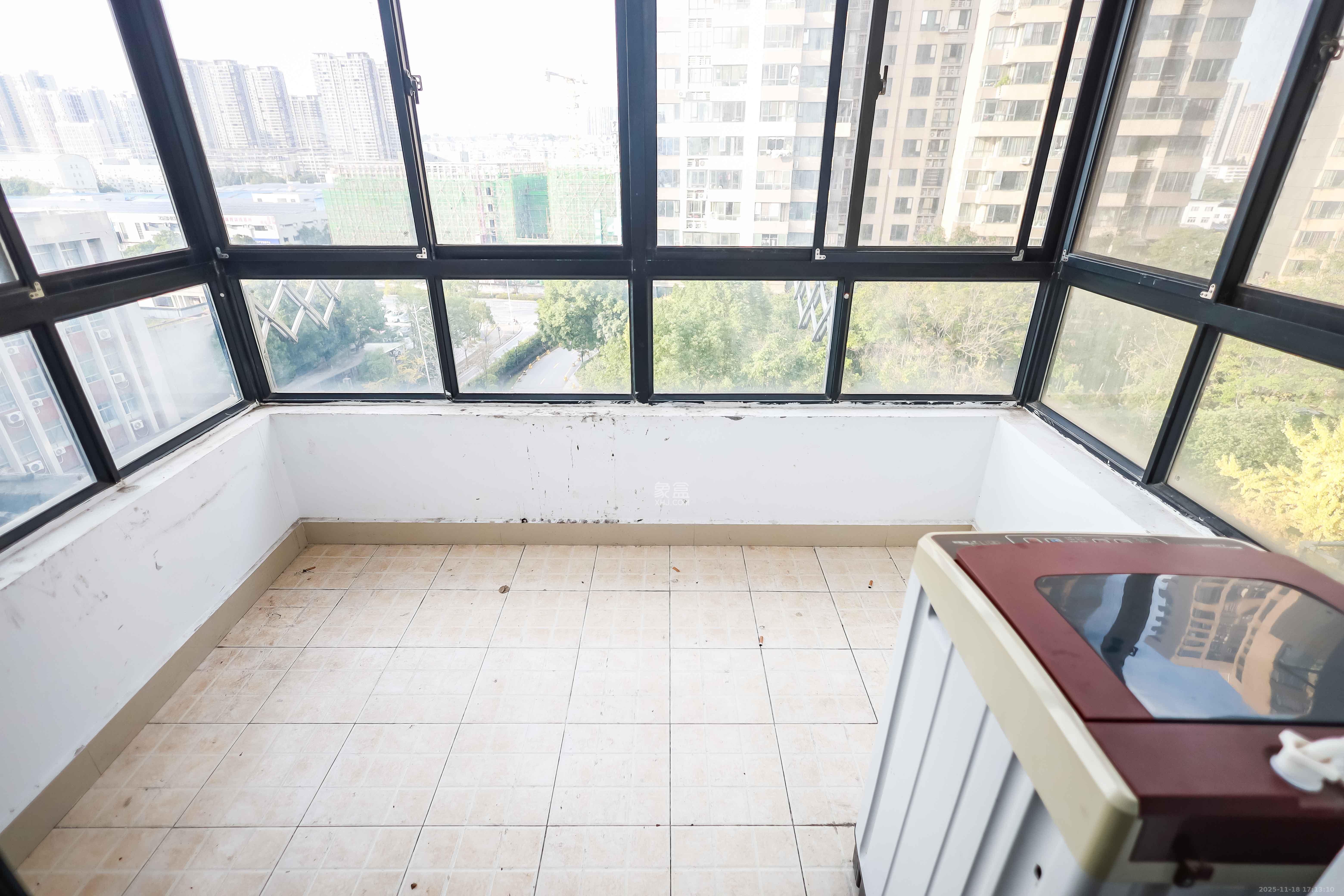 长房时代城  3室2厅2卫    118.8万阳台