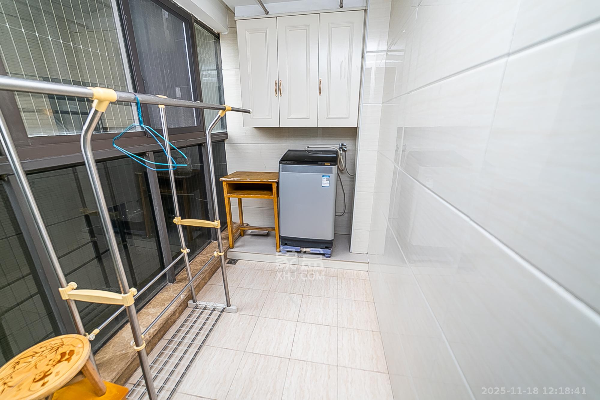 通用时代国际社区  3室2厅2卫    108.0万阳台