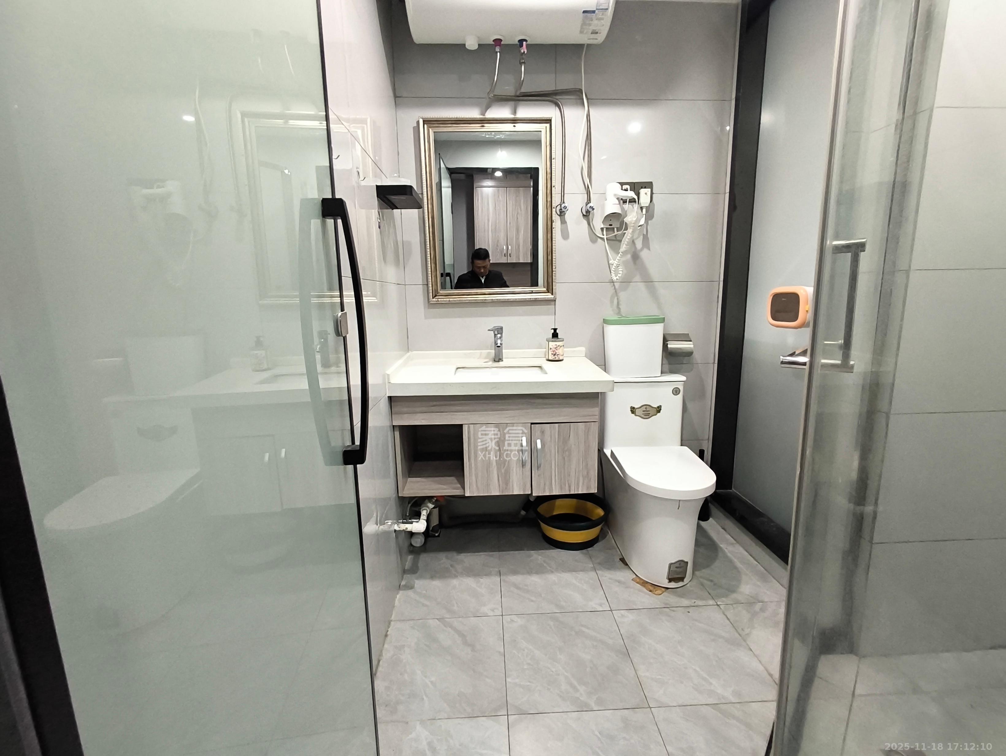 公园9号大都会  1室1厅1卫    2200.0元/月室内图