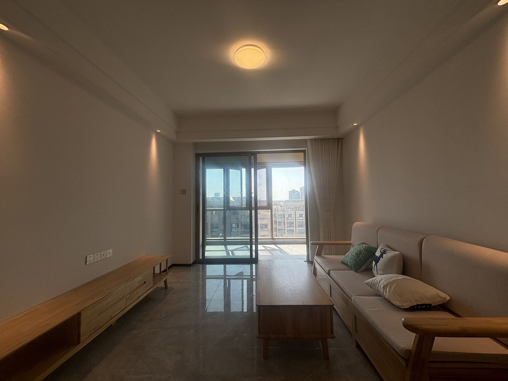 阳光金典  3室2厅2卫    200.0万