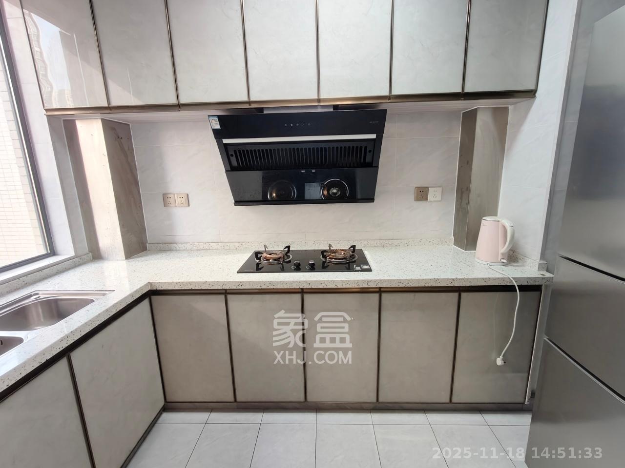 盛世耀凯 3室2厅1卫 2600.0元/月 盛世耀凯 3室2厅1卫 2600.0元/月室内图