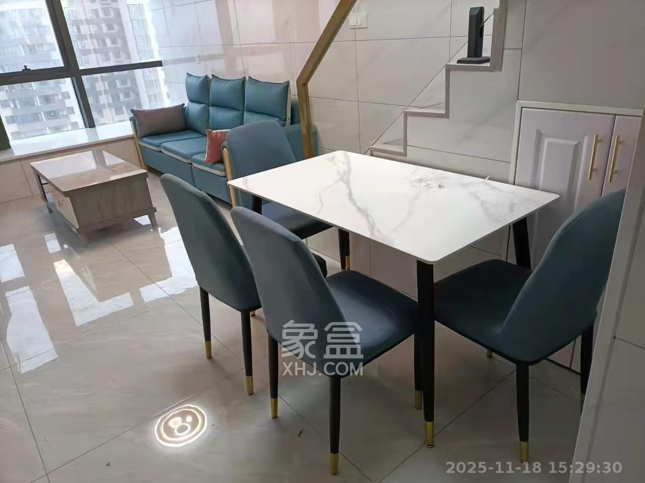 长房时代小镇  2室1厅1卫    1900.0元/月