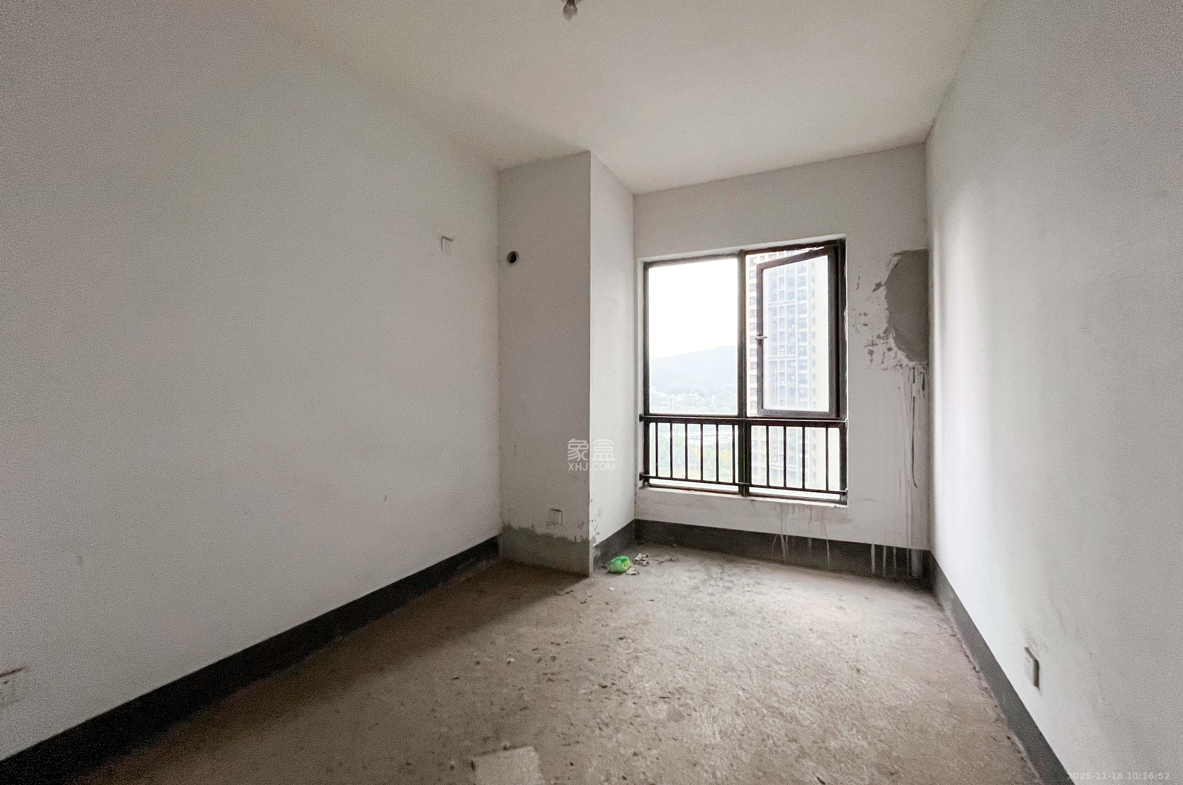 达美D6区  4室2厅2卫    110.0万其他