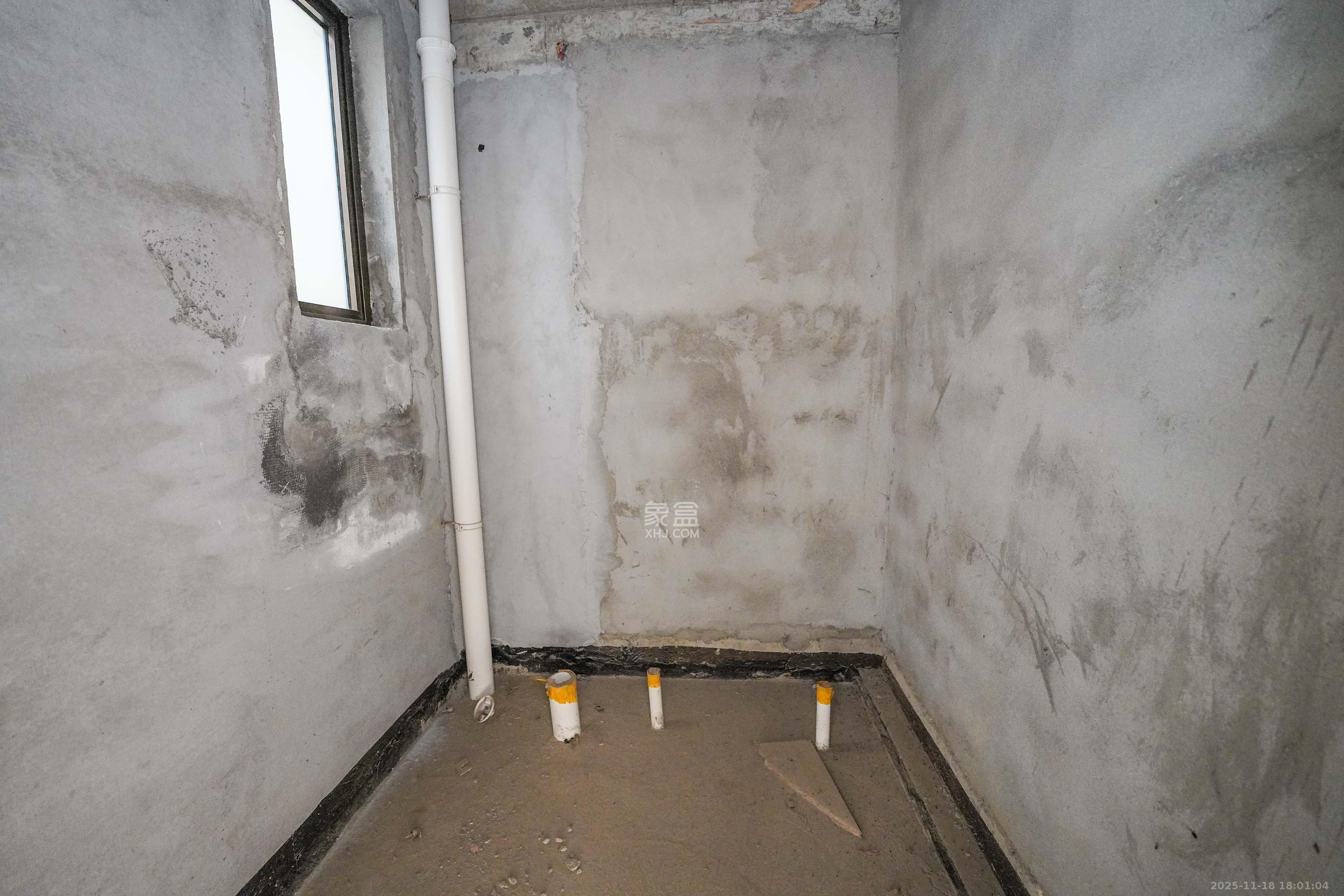 金汇园(鄱馨苑、省国税局单位房) 6室2厅3卫 482.8万 金汇园(鄱馨苑、省国税局单位房) 6室2厅3卫 482.8万卫生间