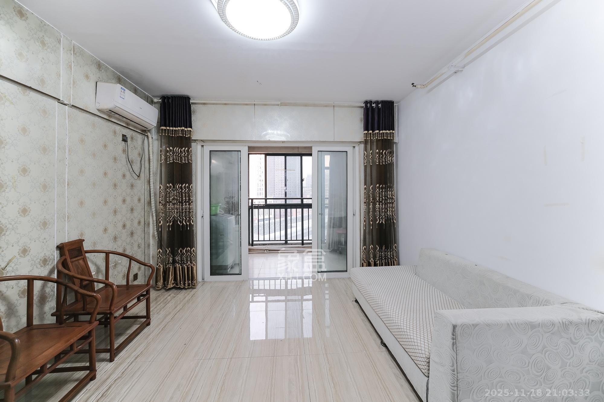 山水湾 1室1厅1卫 28.0万 山水湾 1室1厅1卫 28.0万客厅