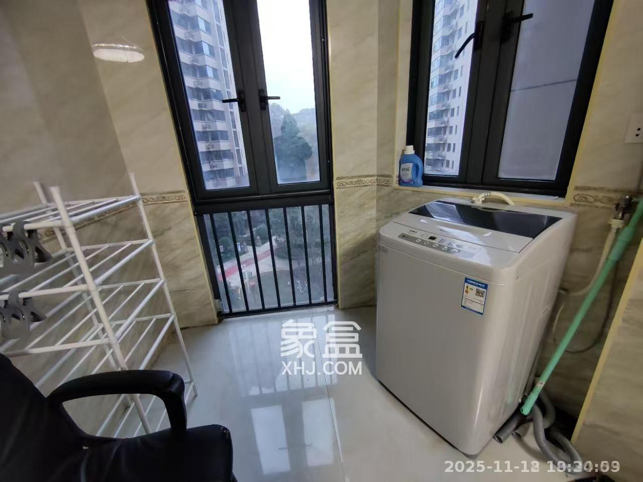 蓝光雍锦阁  1室1厅1卫    1200.0元/月室内图