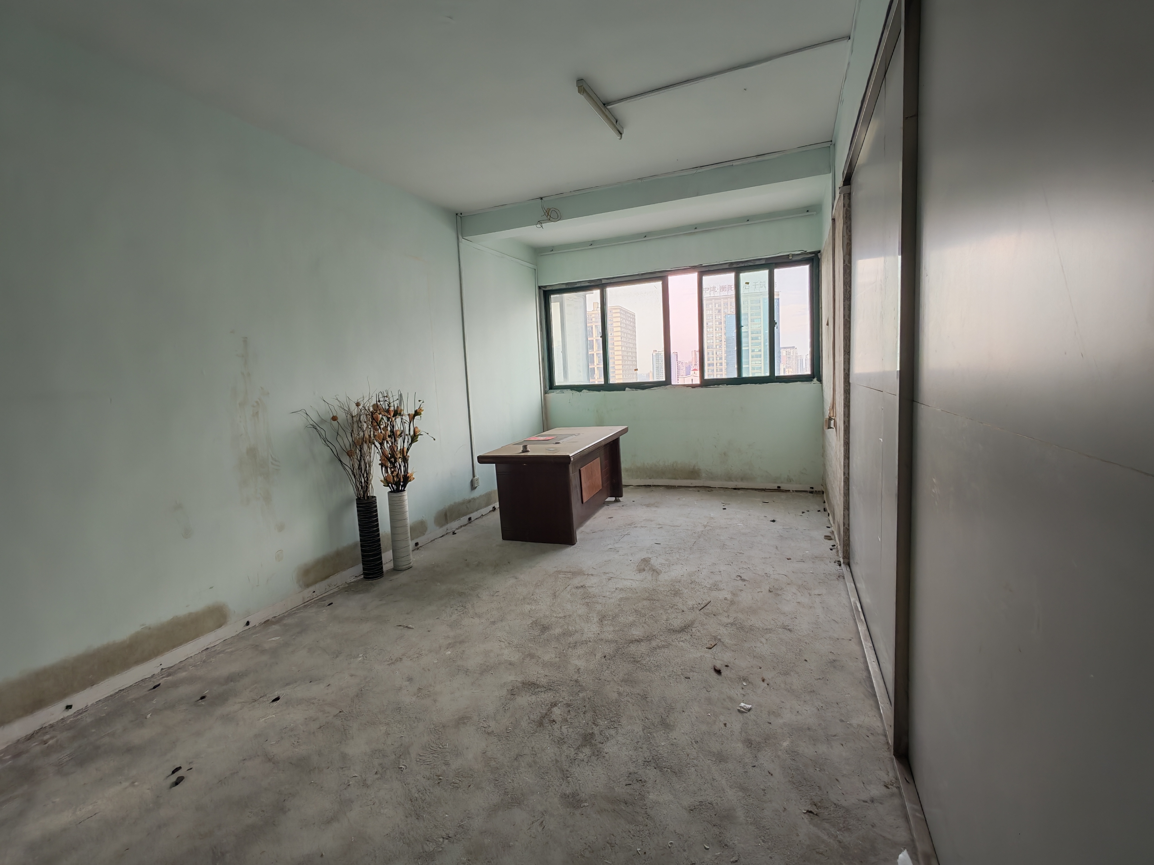 丽天名园 1室0厅0卫 2500.0元/月 丽天名园 1室0厅0卫 2500.0元/月室内图