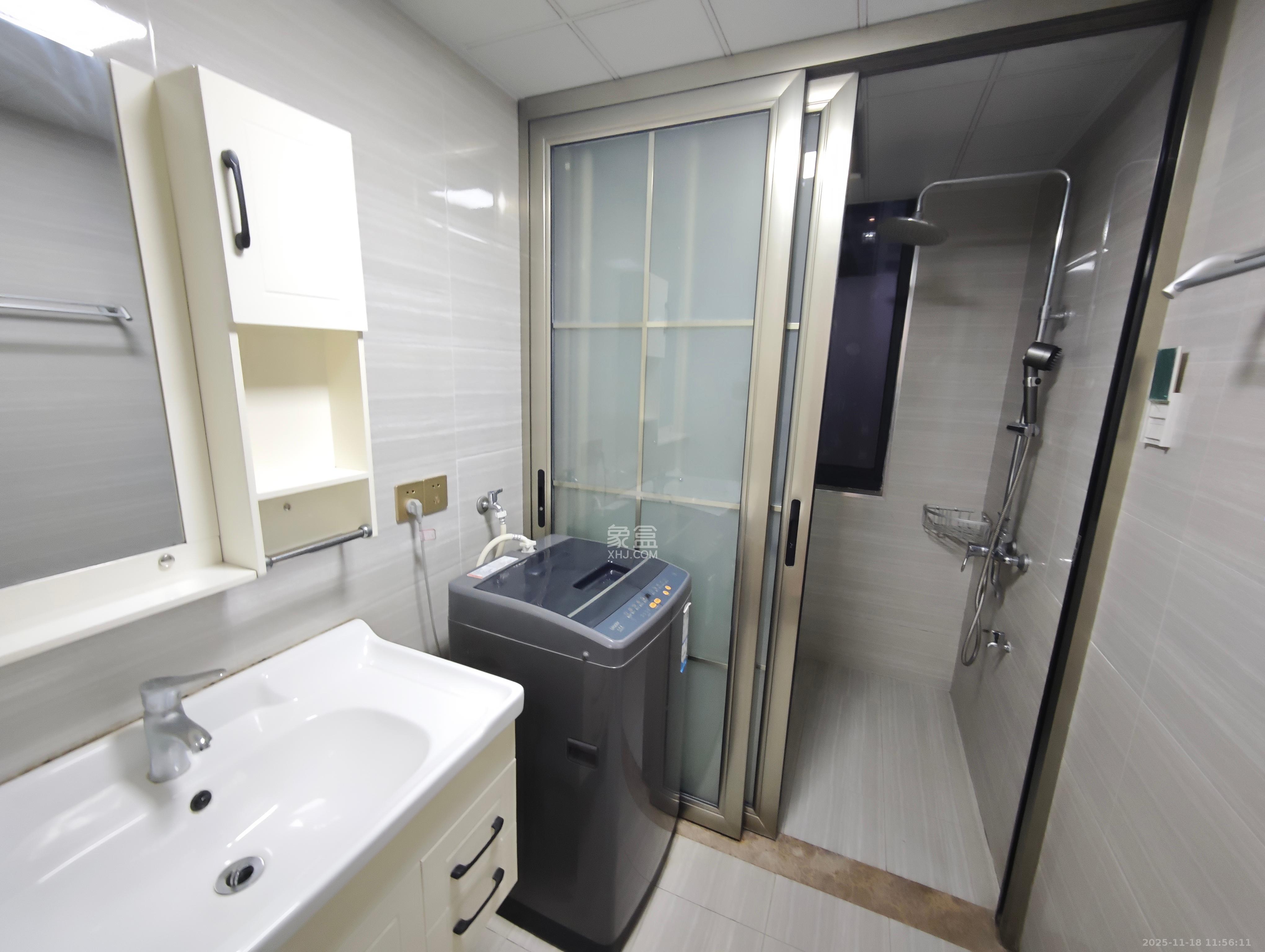 江河东澜湾  3室2厅1卫    3000.0元/月室内图