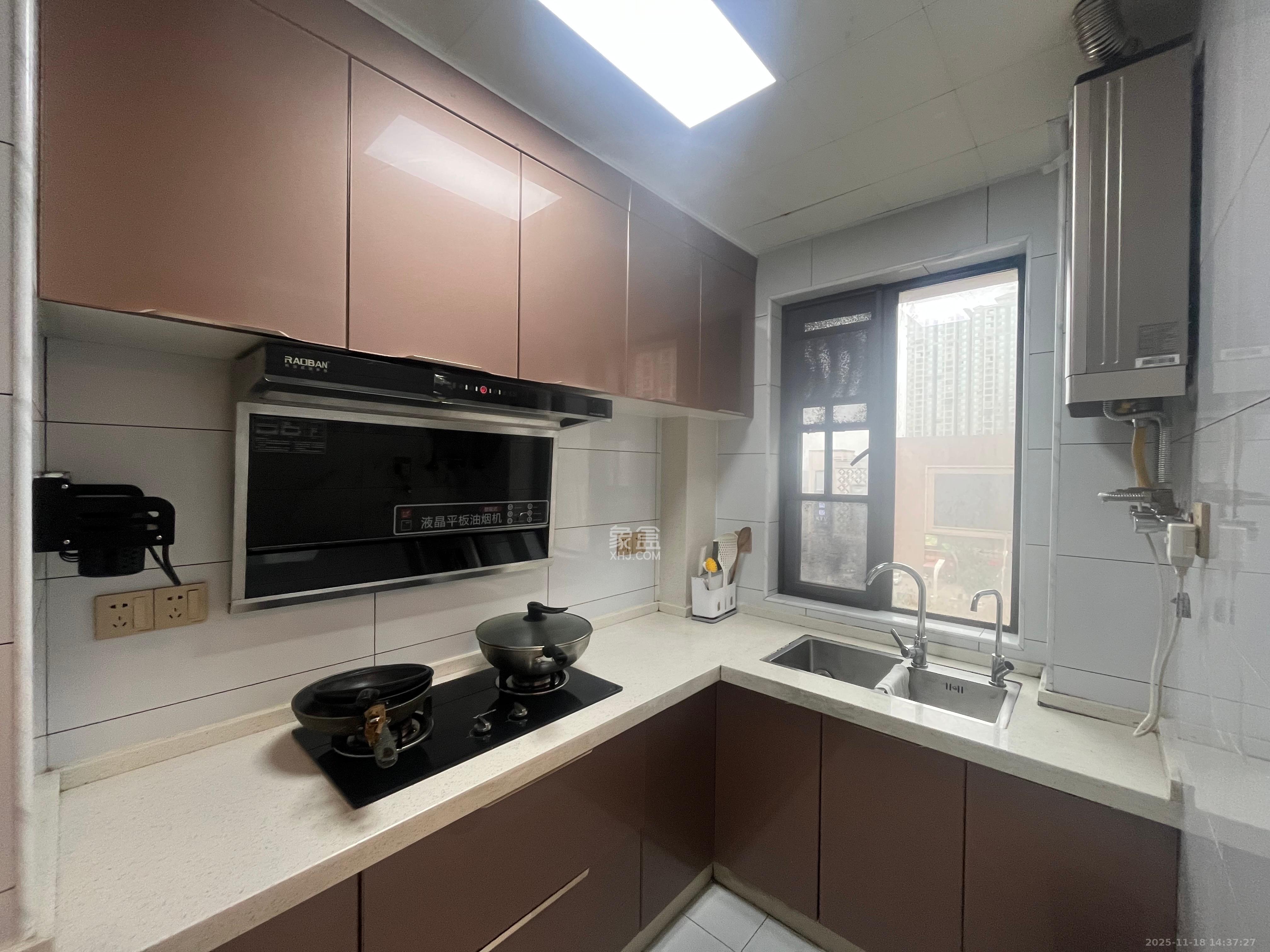 三润城（三润星城）  3室2厅2卫    1700.0元/月室内图