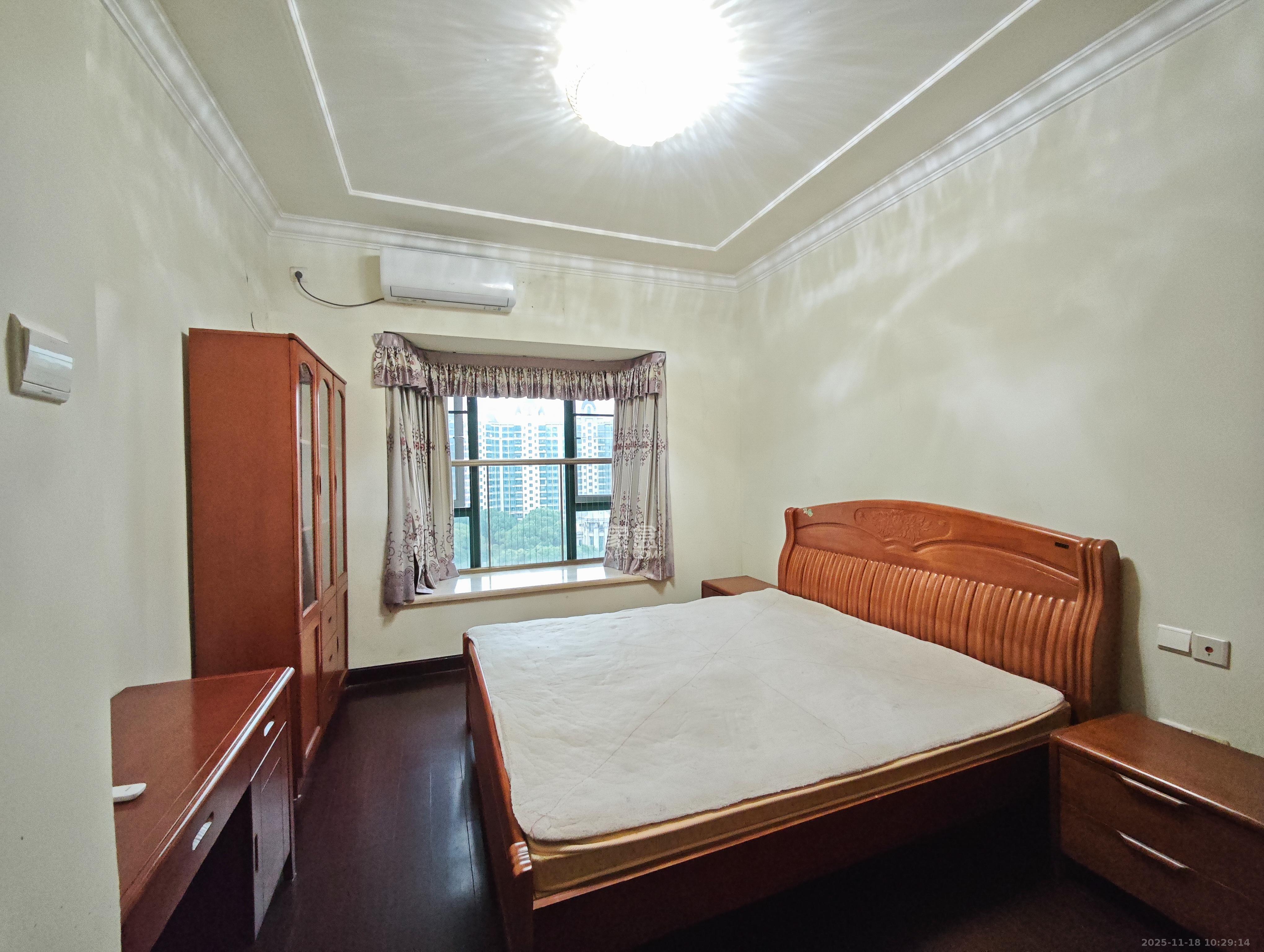 恒大城 3室2厅2卫 65.0万 恒大城 3室2厅2卫 65.0万卧室