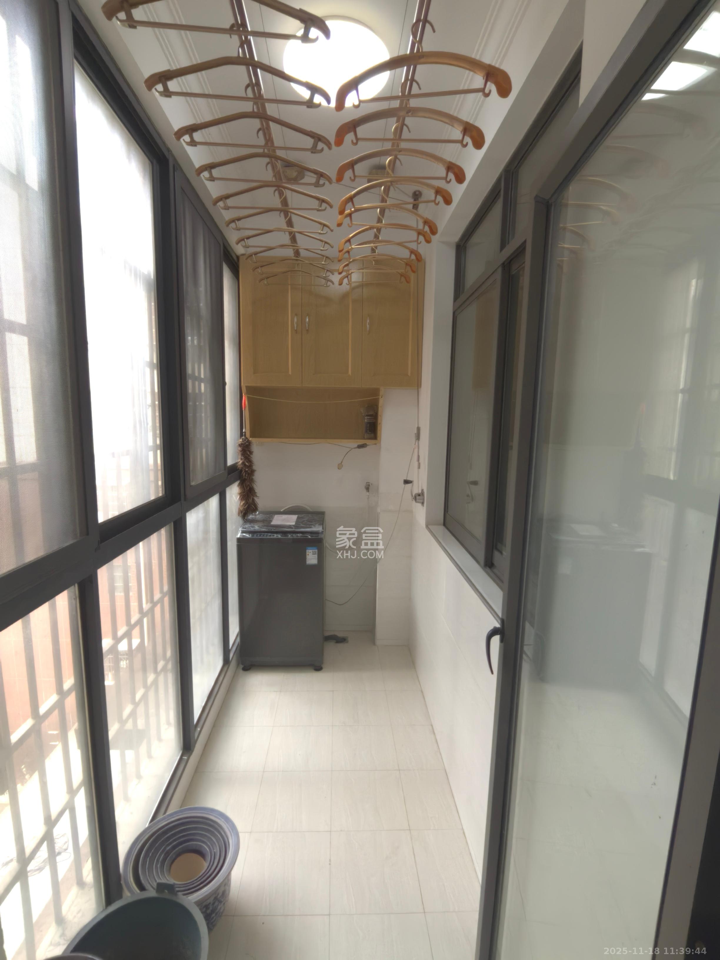 兴邦花城  3室2厅2卫    1500.0元/月室内图