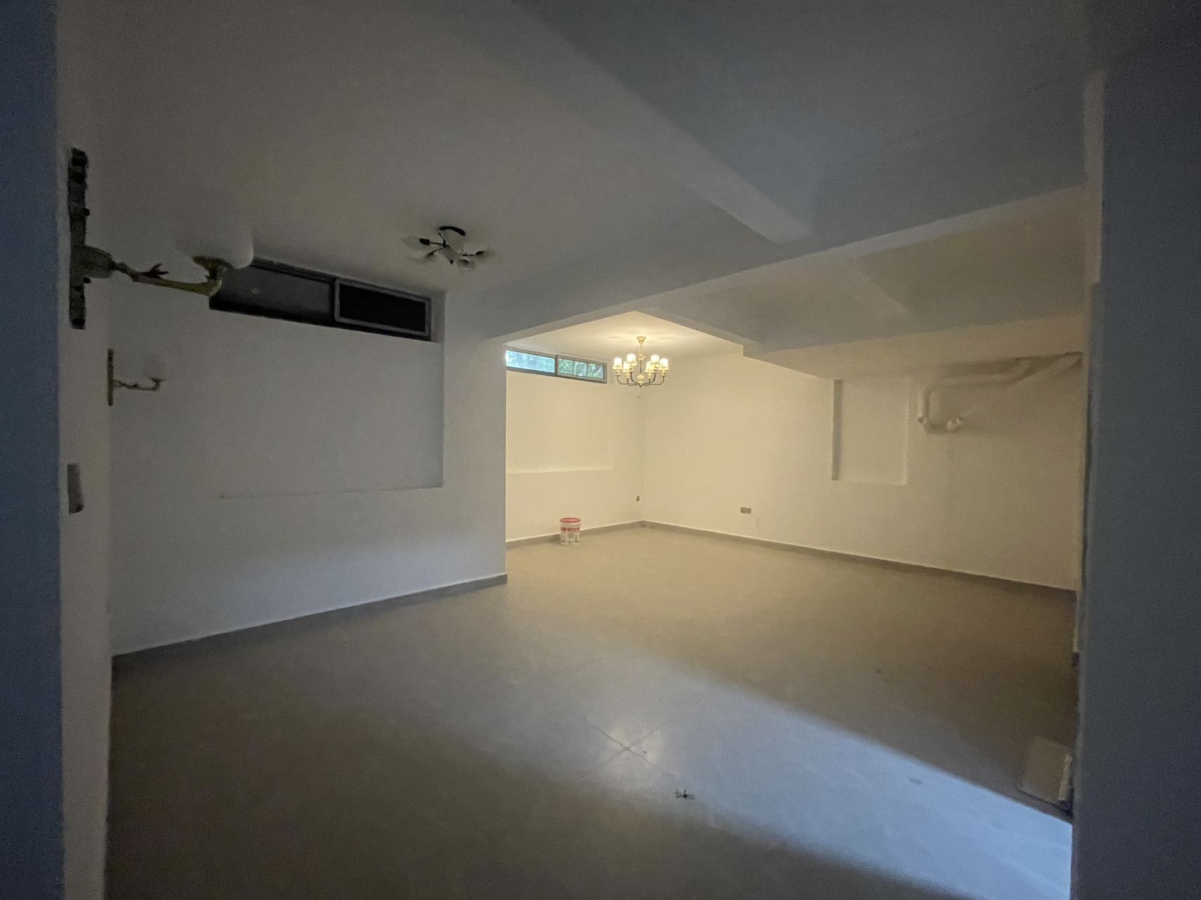 绿地海长流二期  5室2厅2卫    3500.0元/月室内图