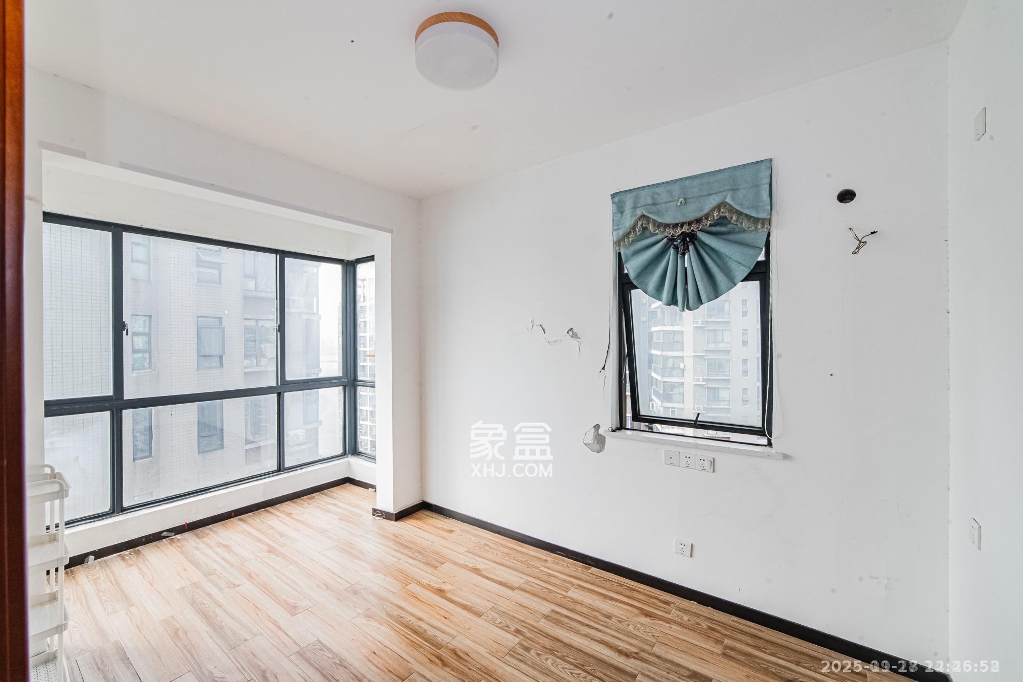 湘江世纪城临江苑  3室2厅1卫    2000.0元/月室内图