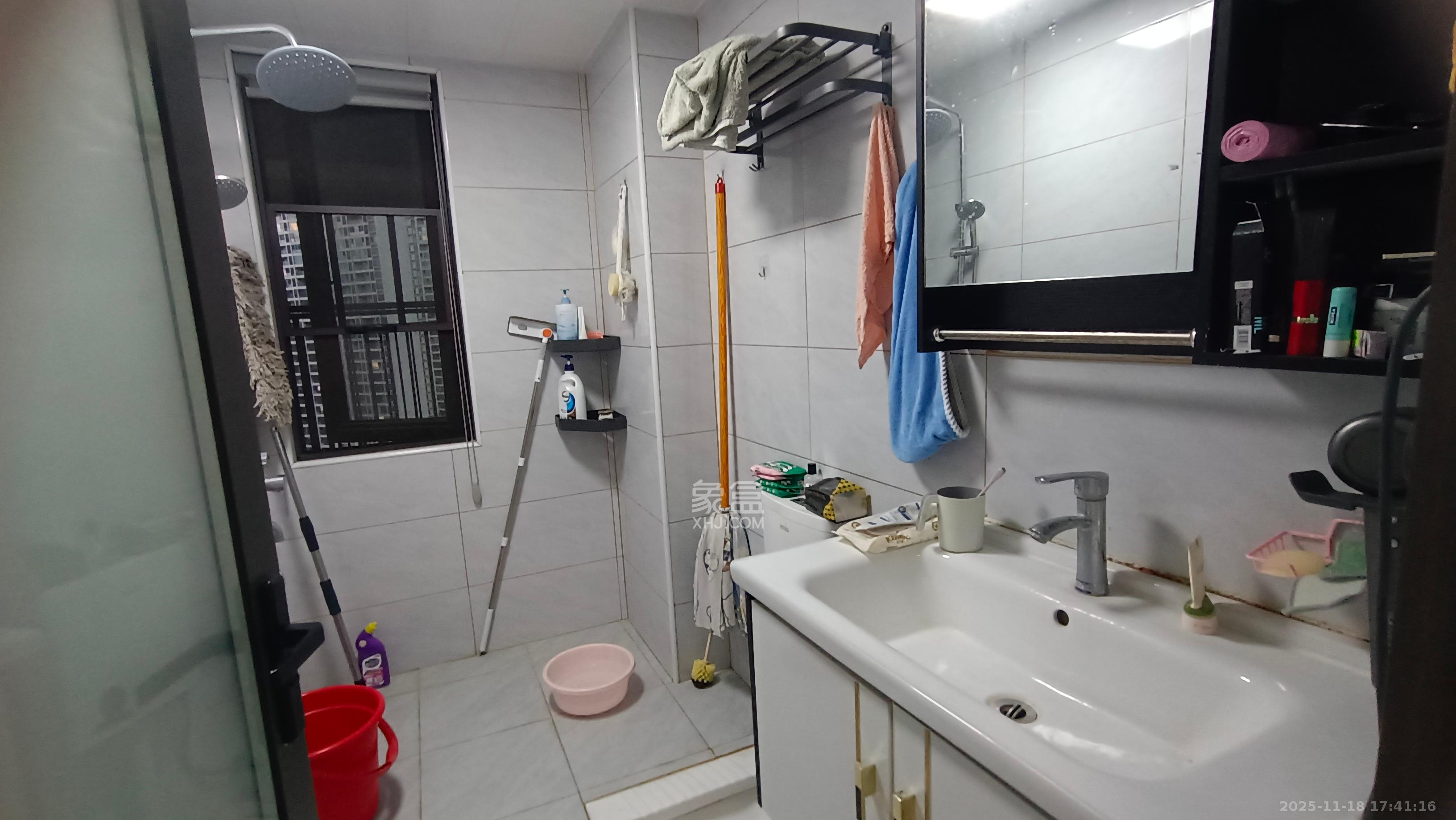 远洋红星天铂一期  3室2厅2卫    2400.0元/月室内图