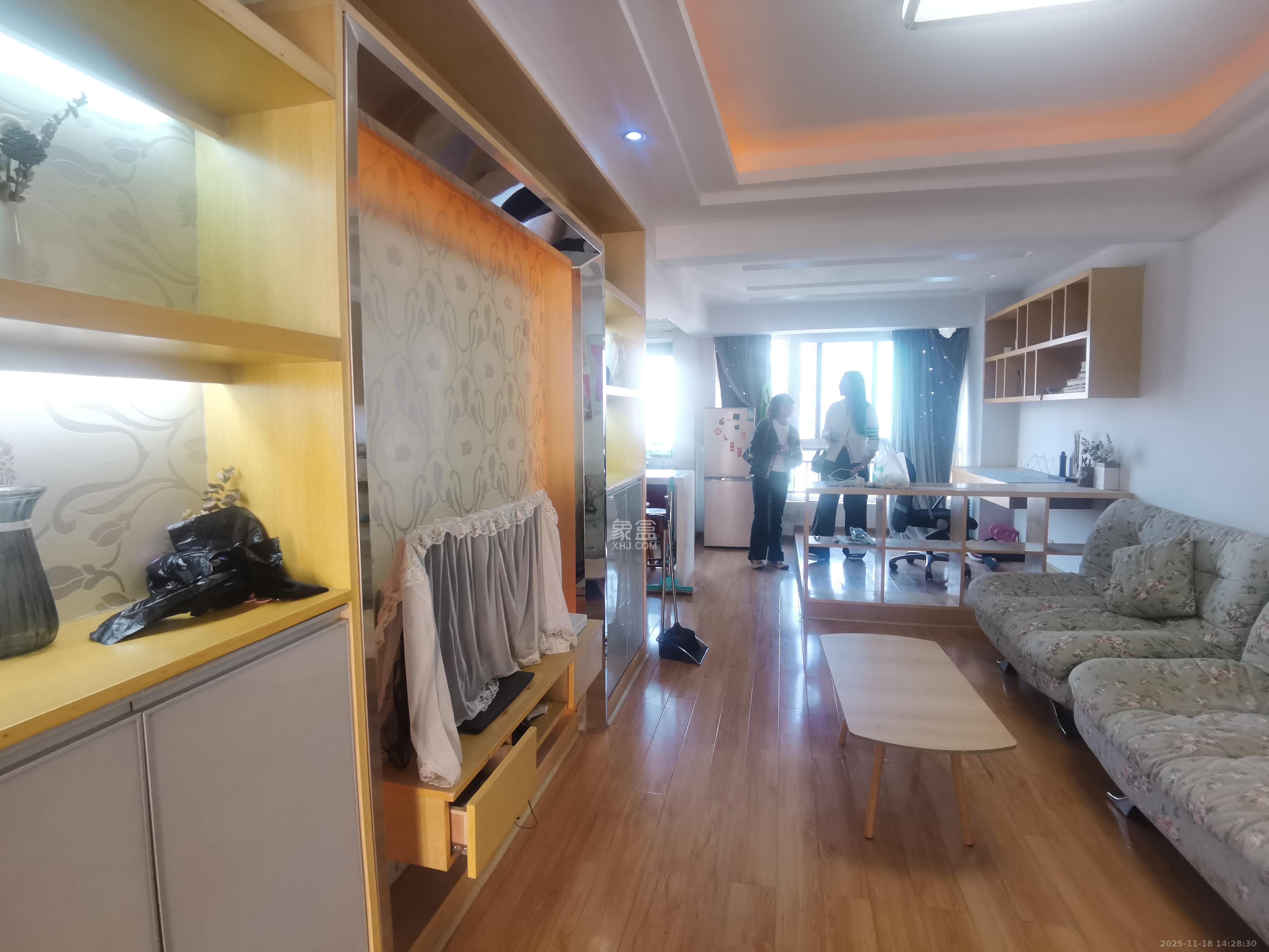 汇都公寓  1室1厅1卫    1900.0元/月室内图