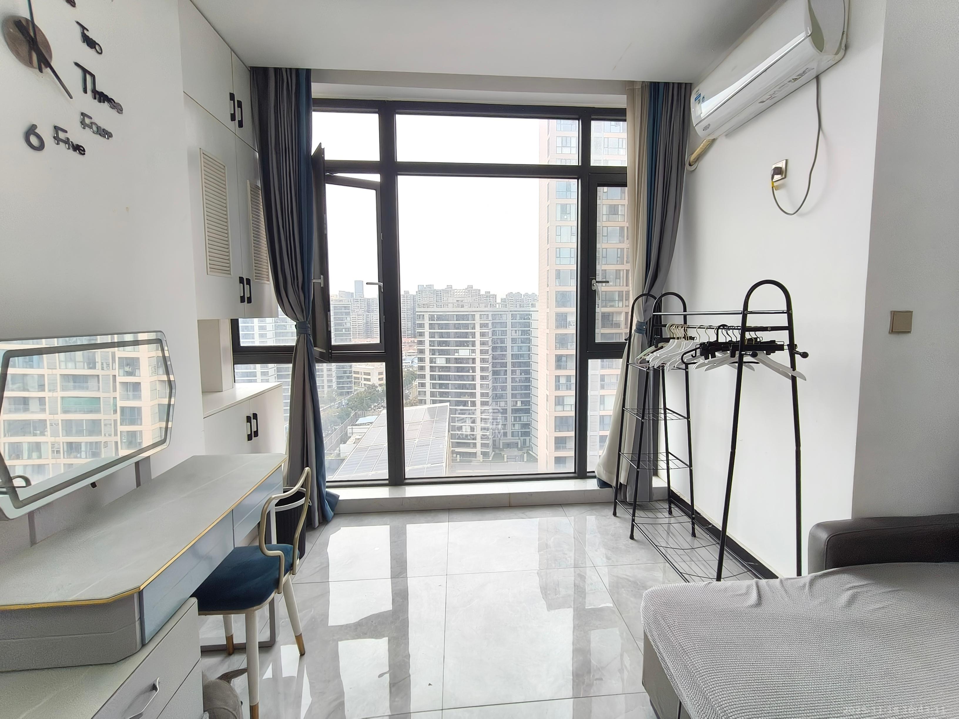 环亚高铁芯城  1室1厅1卫    2000.0元/月室内图