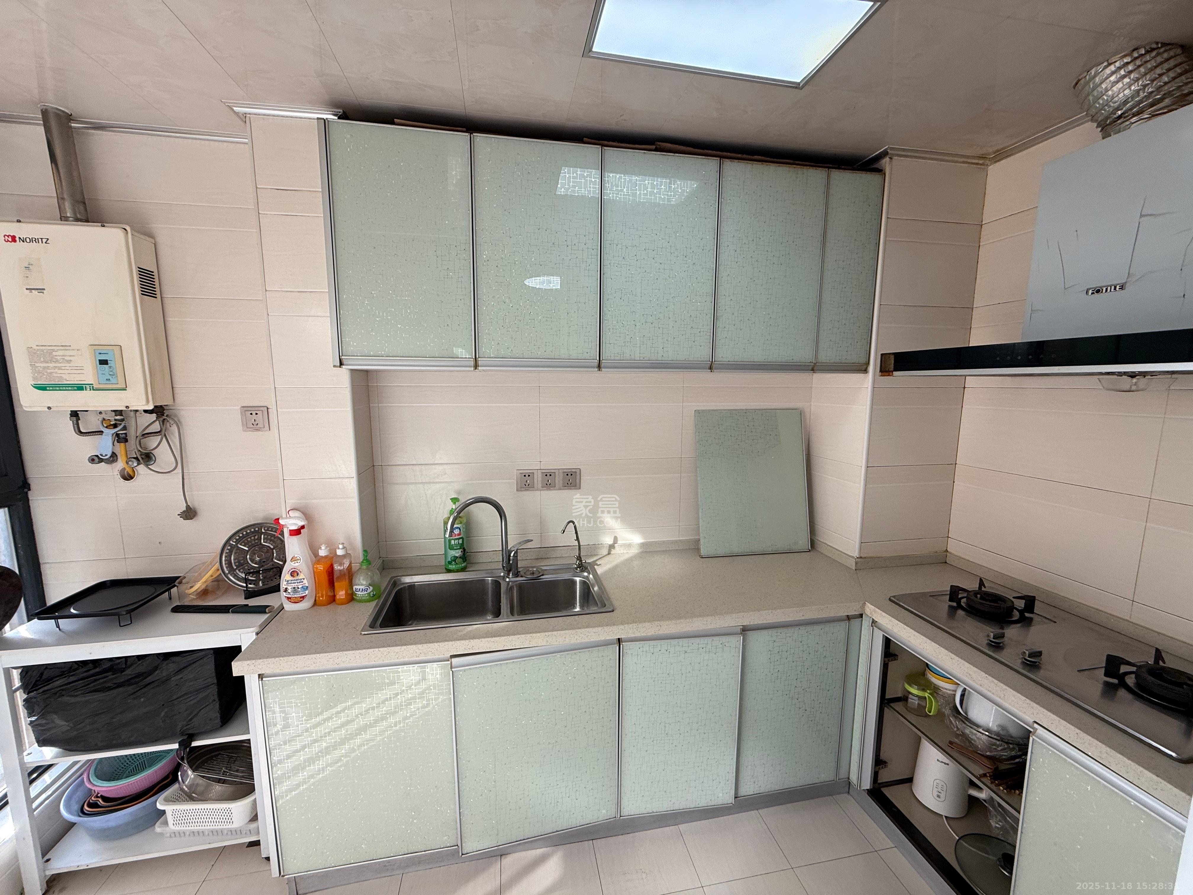 中建芙蓉嘉苑  3室2厅2卫    2400.0元/月室内图