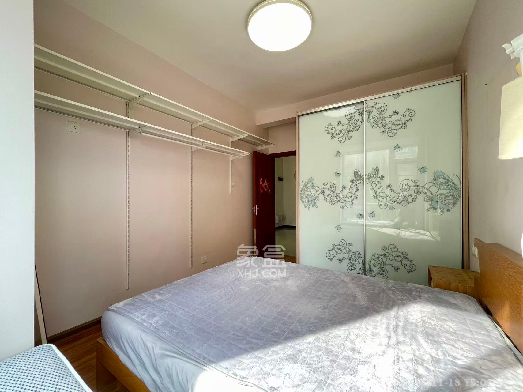 泊爱蓝湾  1室0厅0卫    2500.0元/月室内图