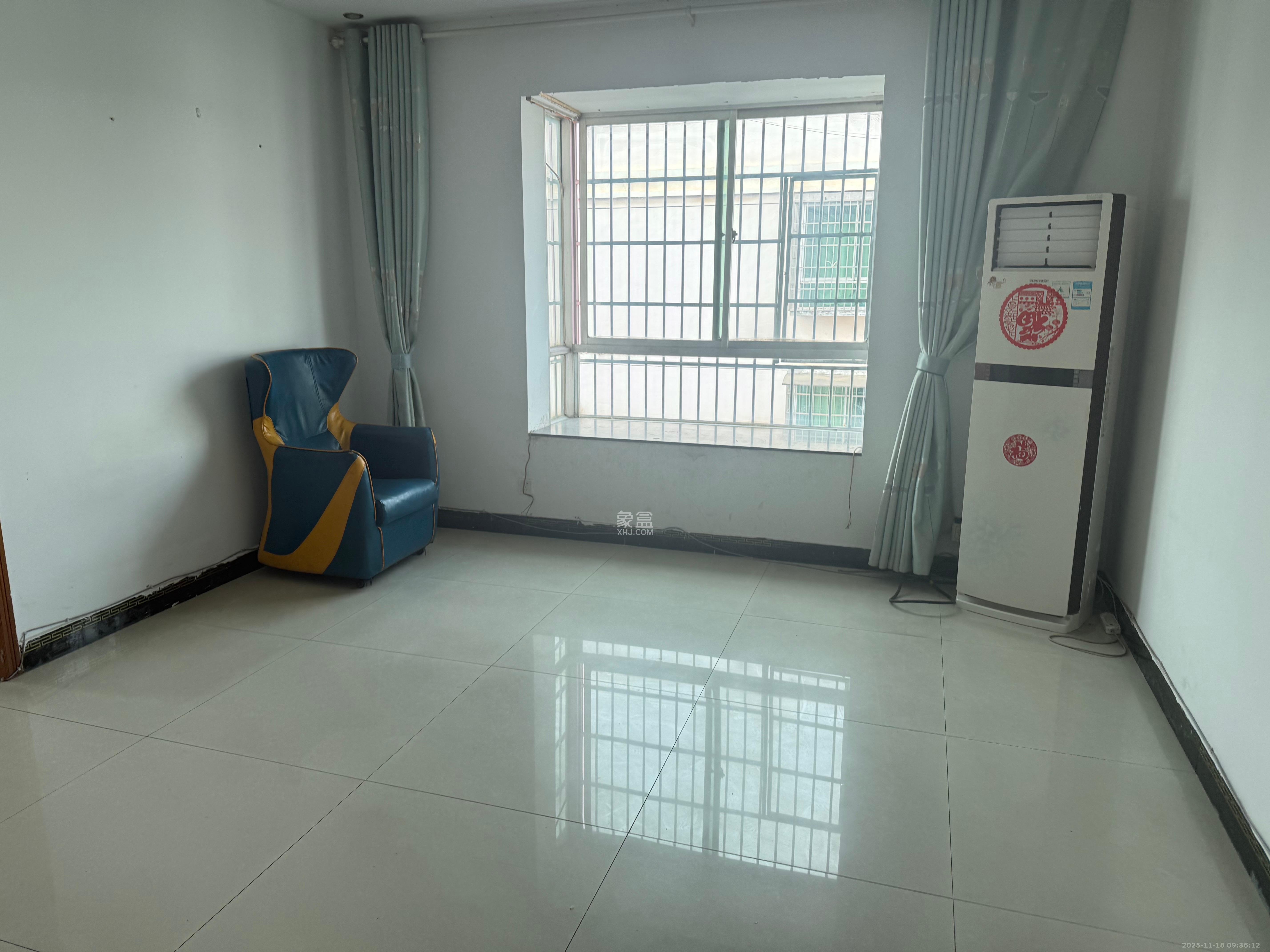 中南汽车世界  3室2厅1卫    1200.0元/月