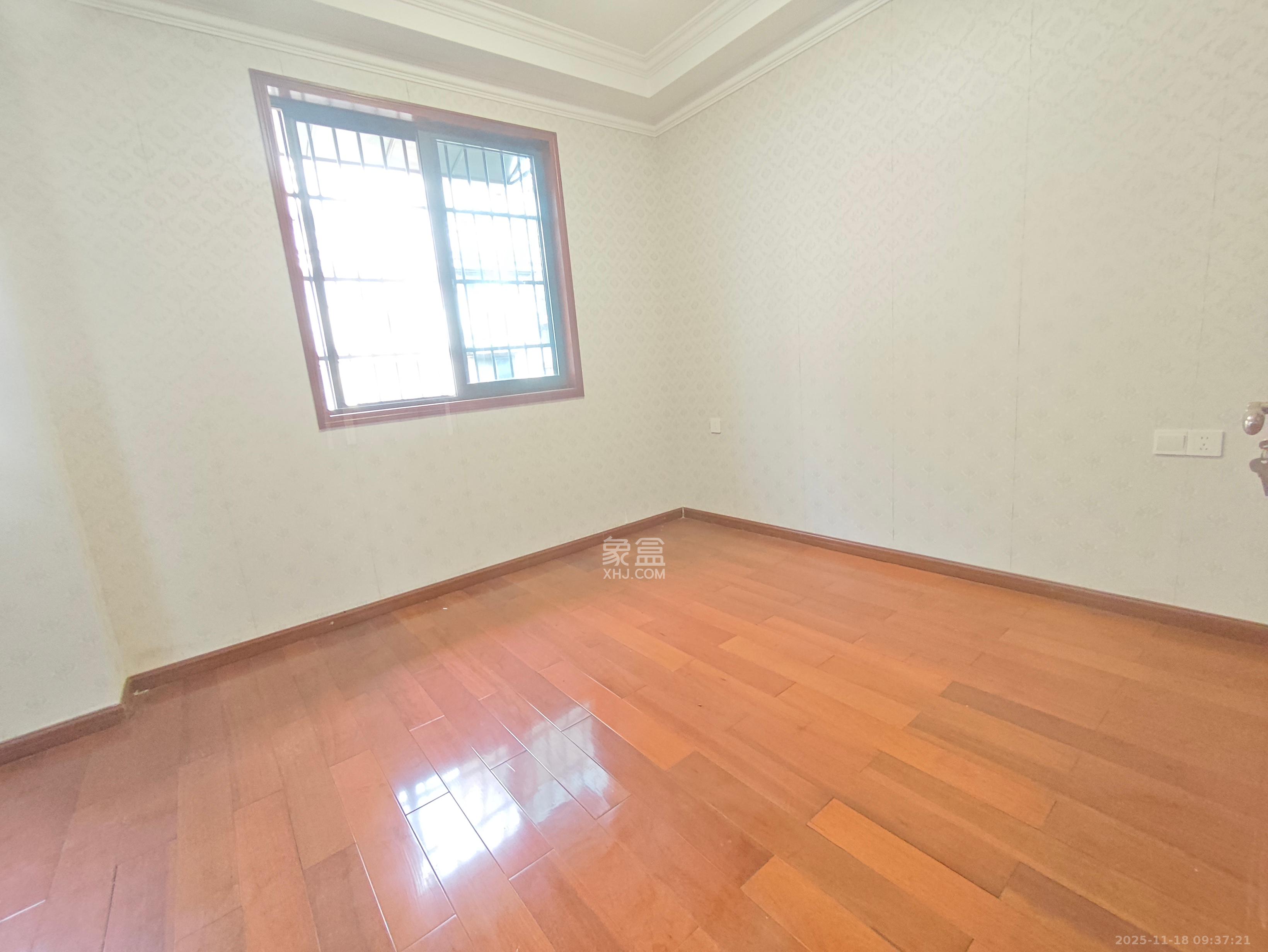 澳海澜庭 4室2厅2卫 2500.0元/月 澳海澜庭 4室2厅2卫 2500.0元/月室内图