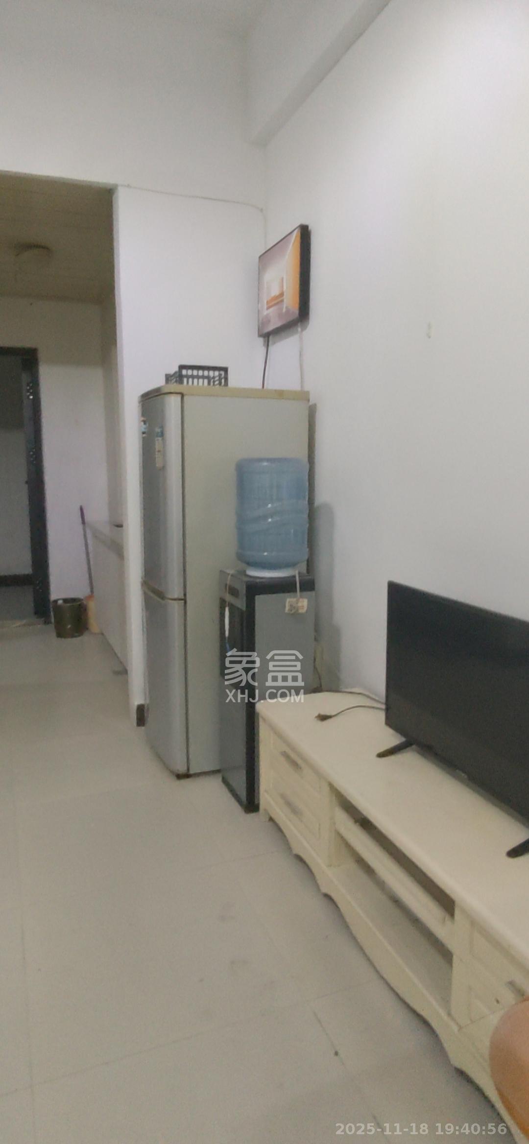 湘聚大厦  1室1厅1卫    1300.0元/月