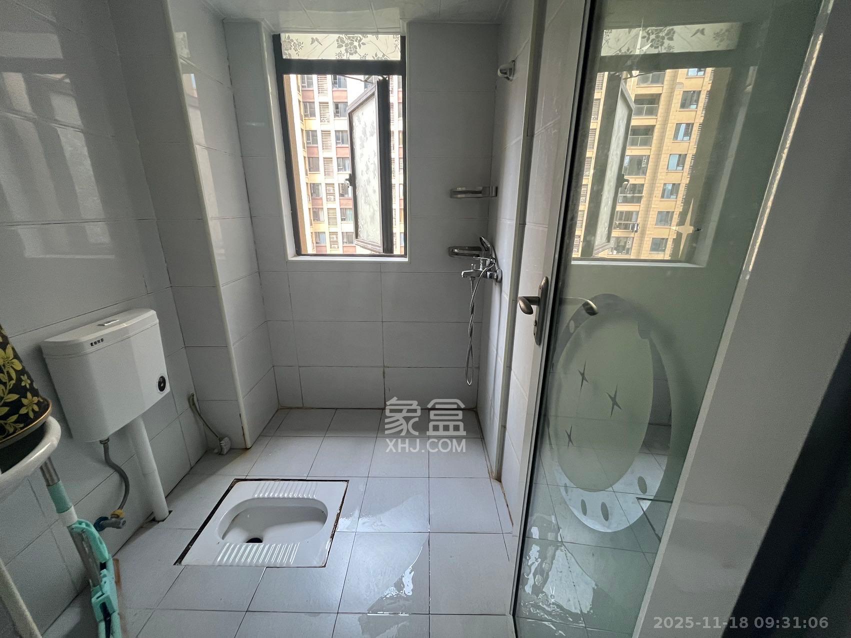 奥克斯缔壹城 5室2厅2卫 2400.0元/月 奥克斯缔壹城 5室2厅2卫 2400.0元/月室内图