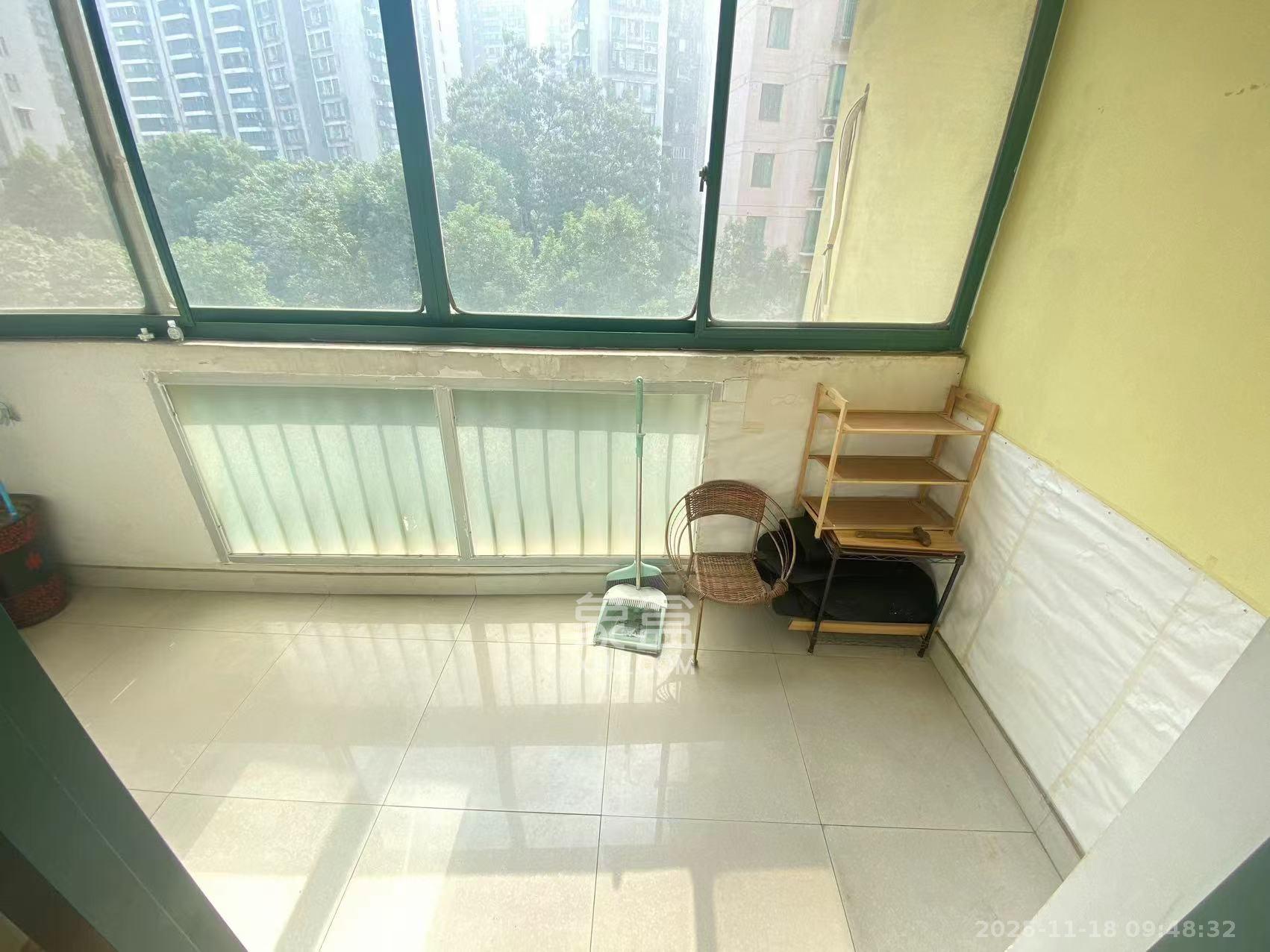 华盛家园  1室1厅1卫    1600.0元/月室内图