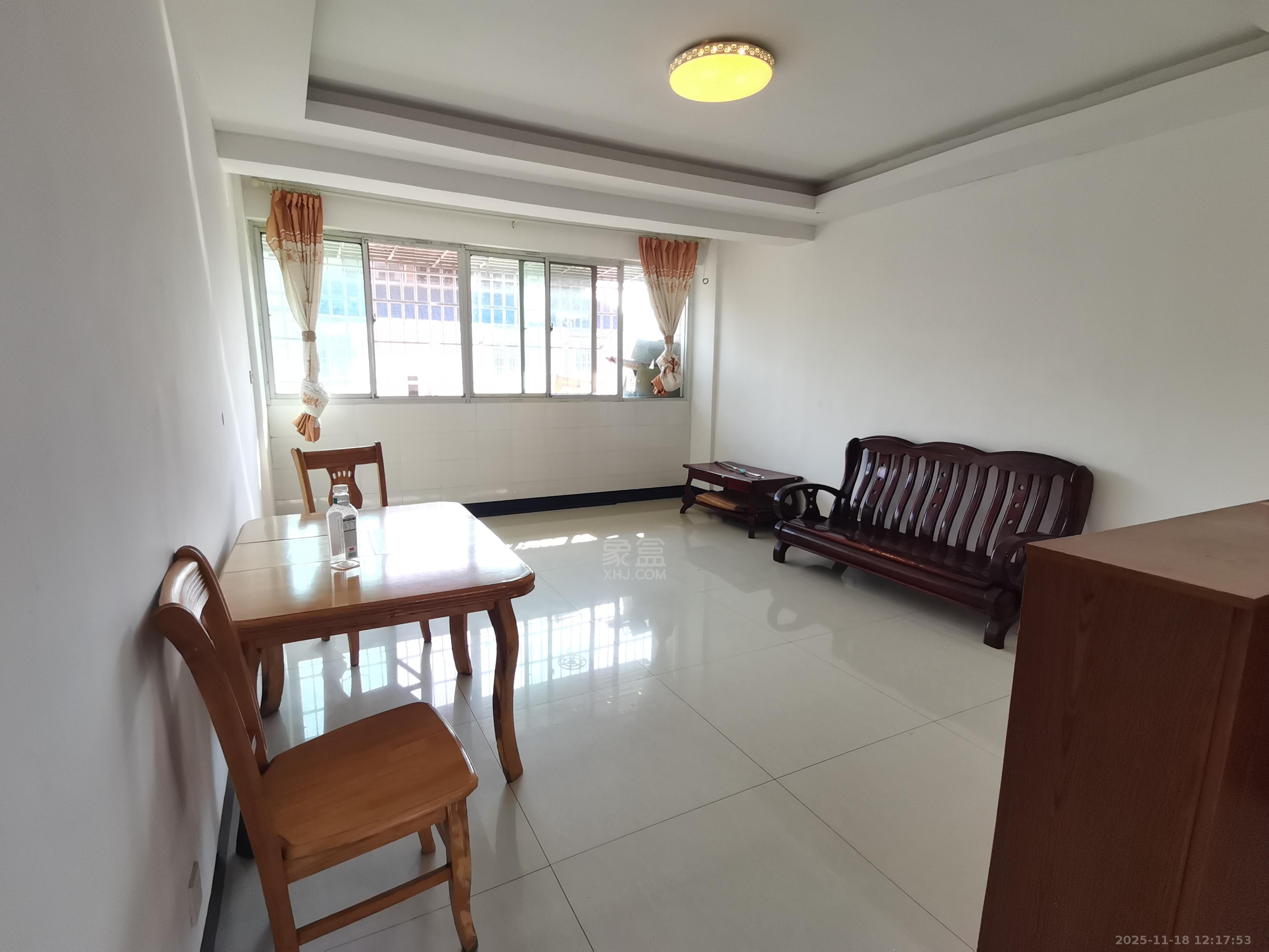 铁路小区  2室2厅1卫    900.0元/月室内图