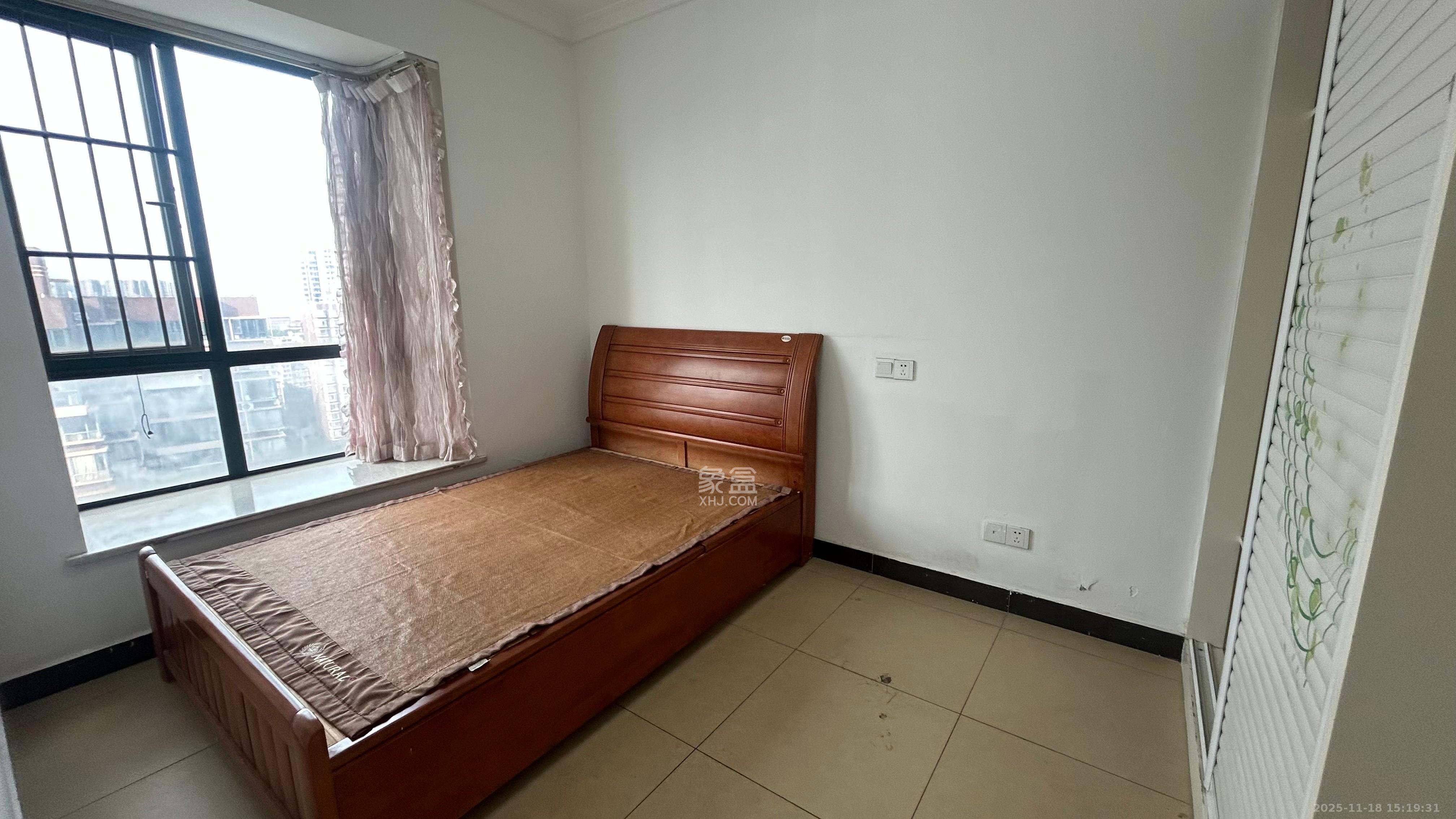 麓谷公馆(涉外国际公馆) 3室1厅1卫 2000.0元/月 麓谷公馆(涉外国际公馆) 3室1厅1卫 2000.0元/月室内图