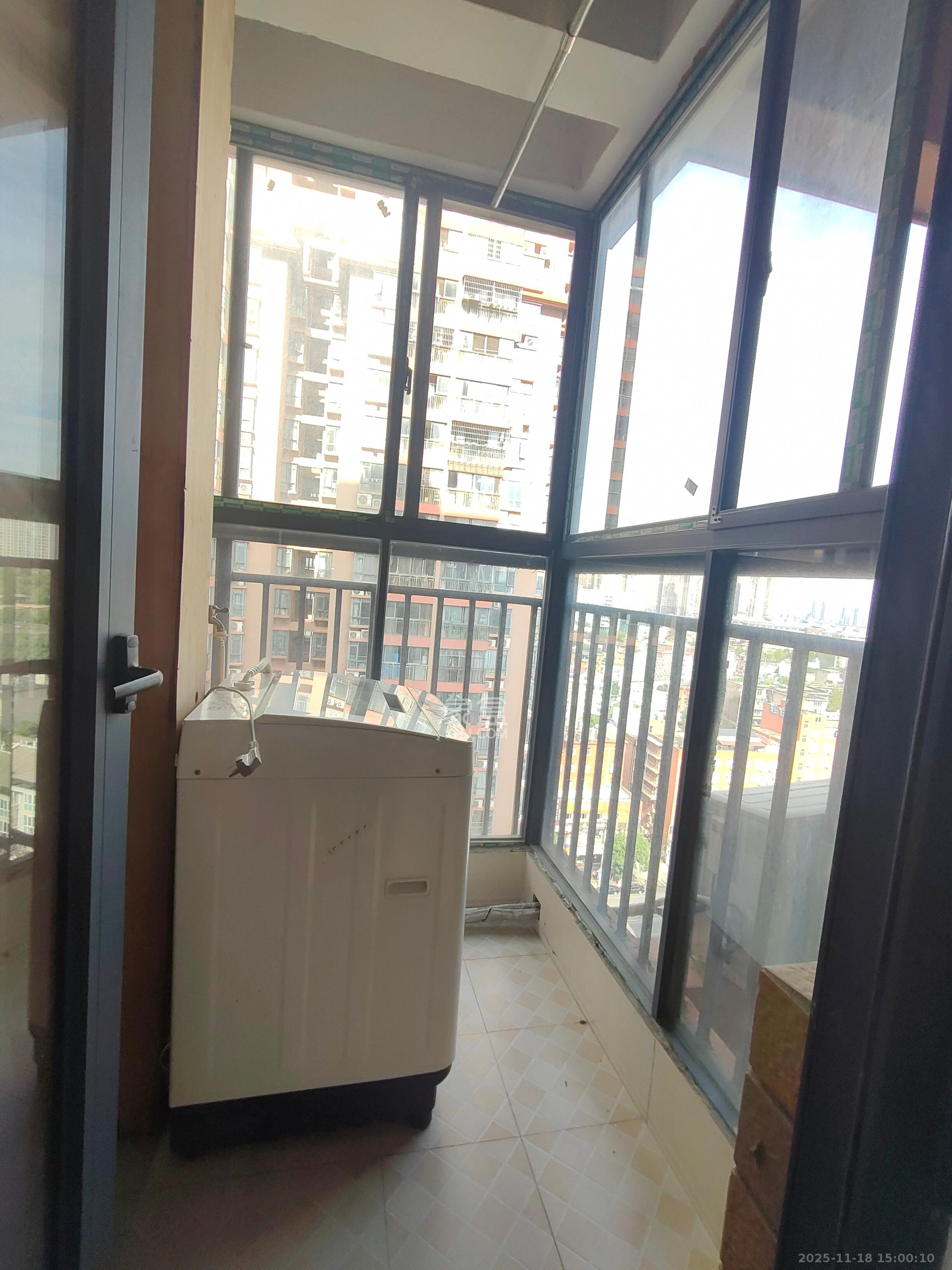 金领家族 2室1厅1卫 1200.0元/月 金领家族 2室1厅1卫 1200.0元/月室内图