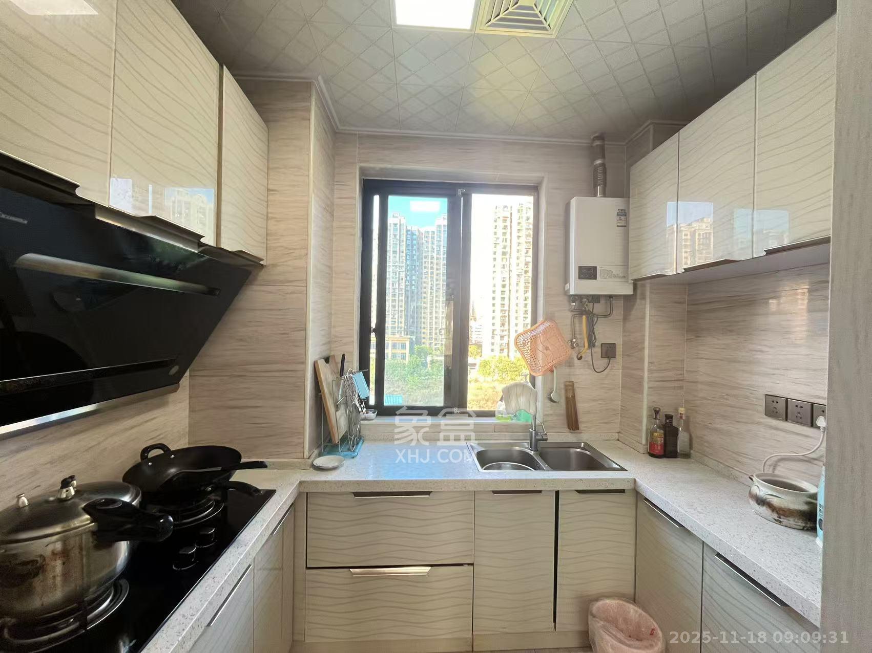 紫御江山  3室2厅1卫    2400.0元/月室内图