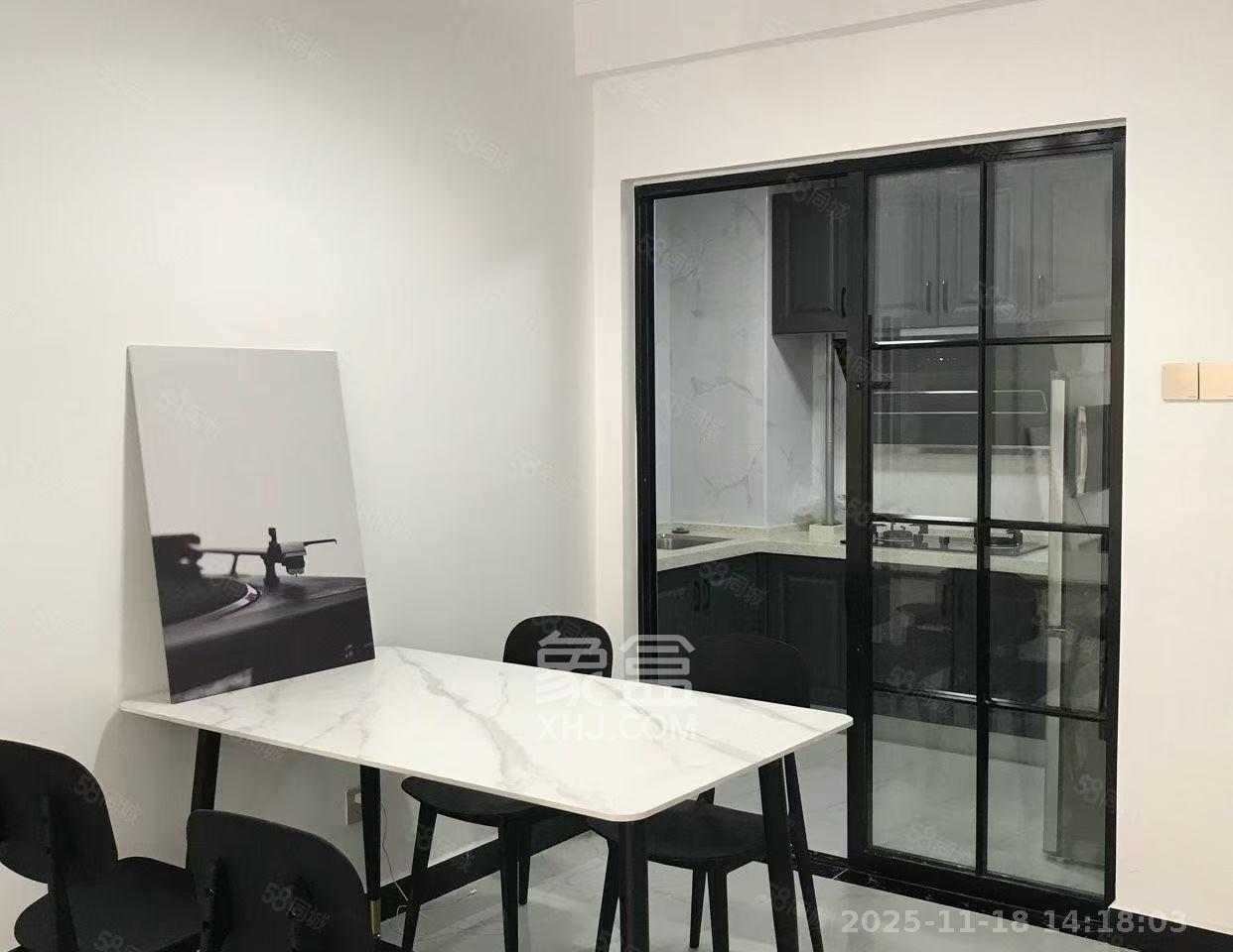 天健城  3室2厅2卫    3800.0元/月室内图