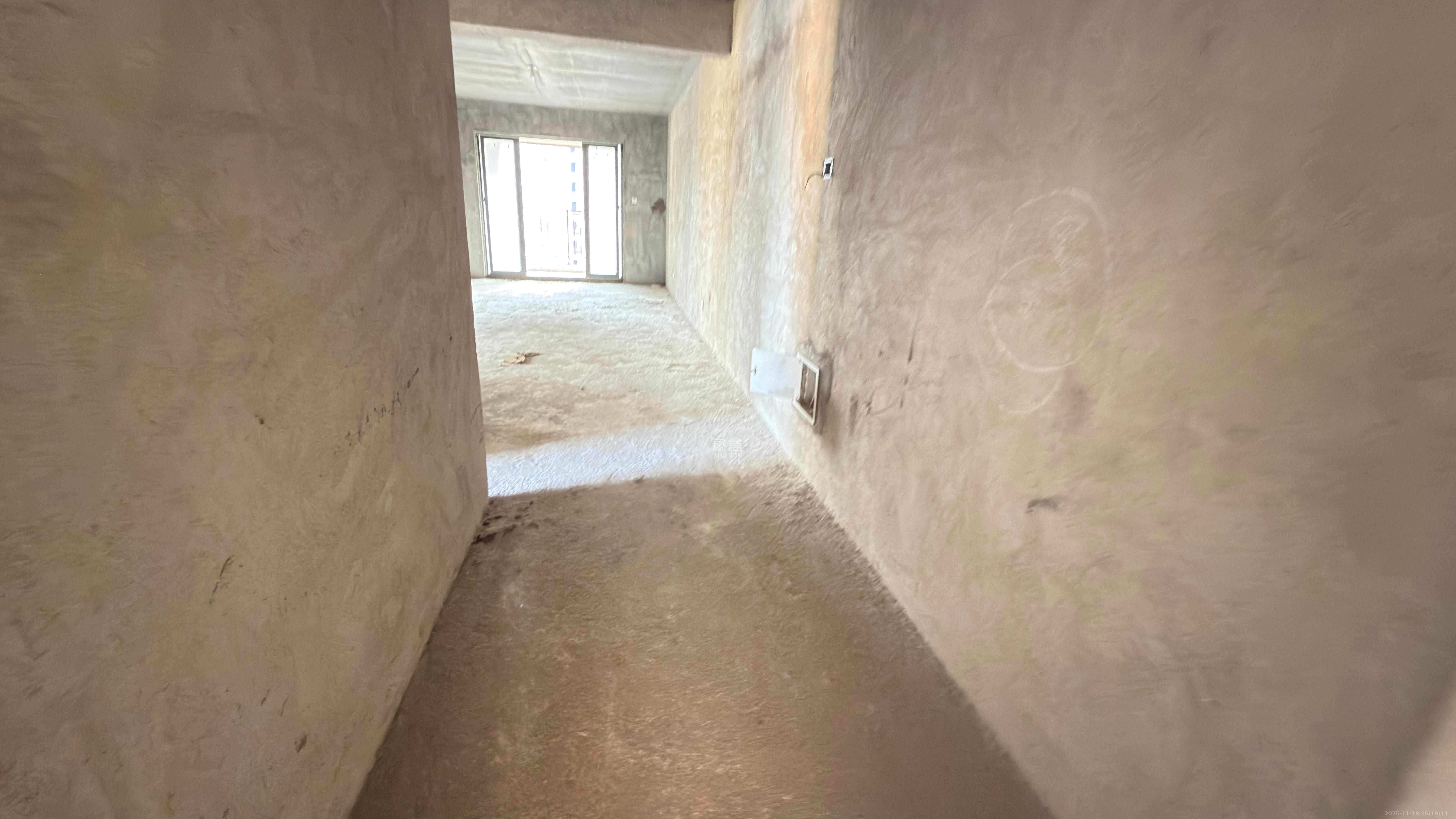 金侨城 3室2厅1卫 34.5万 金侨城 3室2厅1卫 34.5万客厅