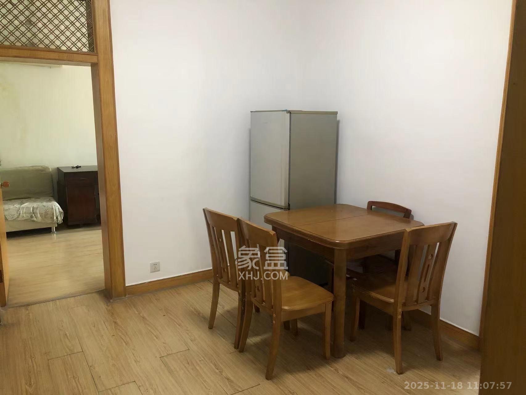 解放四村626号(长沙市三医院宿舍)  3室2厅2卫    1500.0元/月室内图