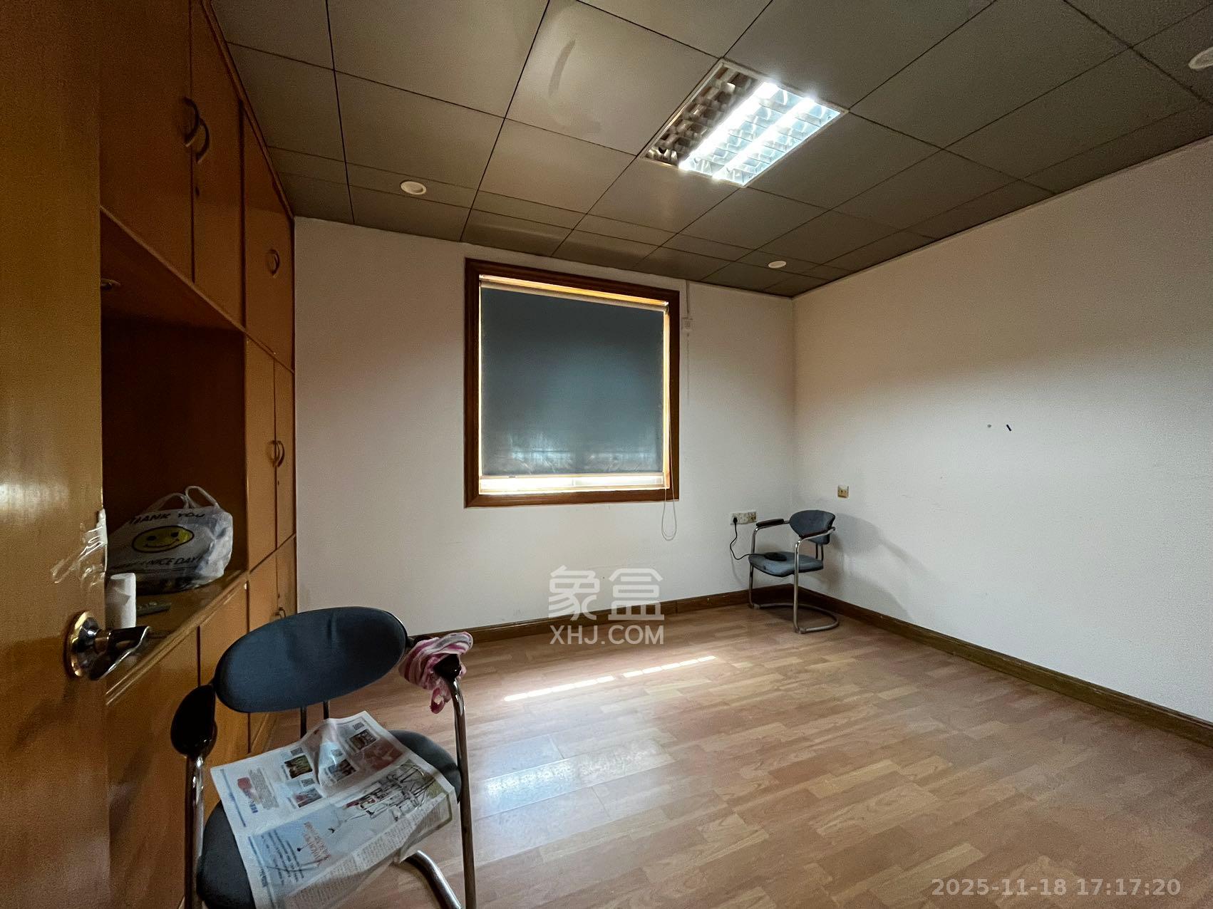 海东青大厦  4室2厅2卫    3600.0元/月室内图