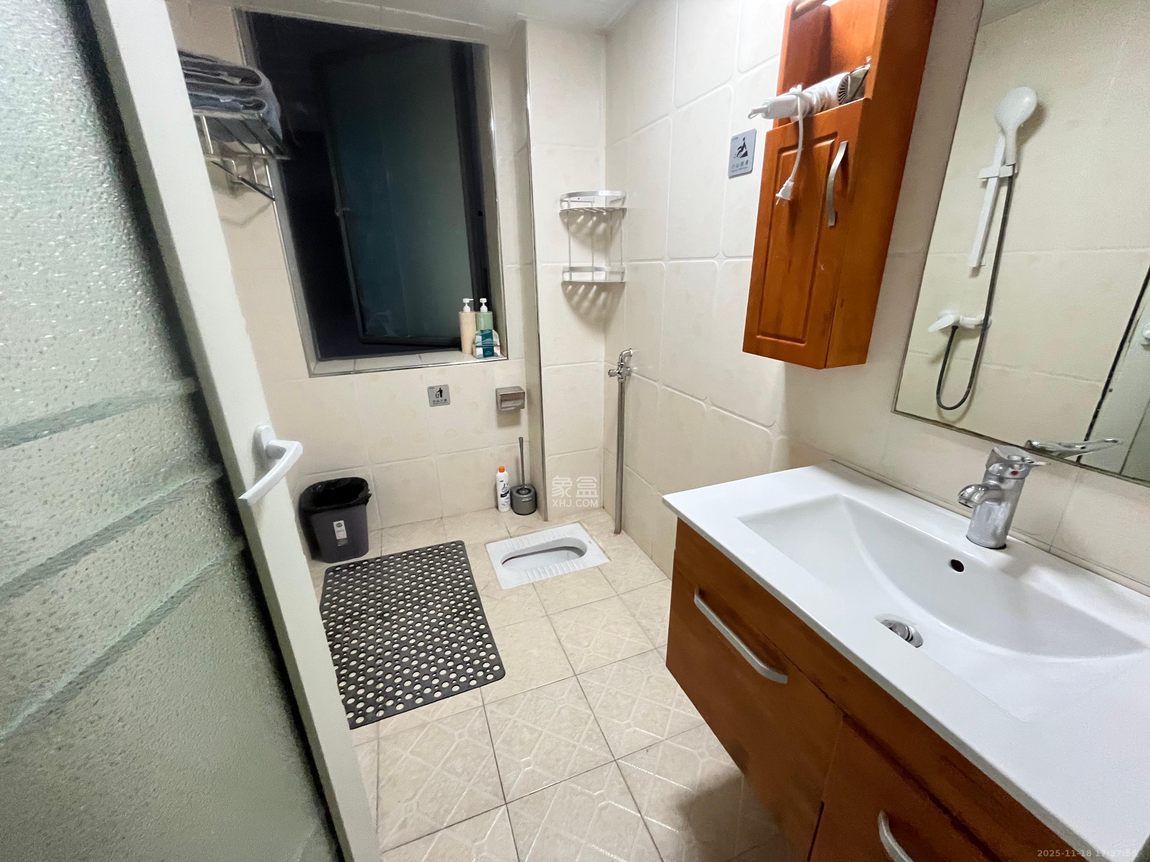 芙蓉蓉苑  2室1厅1卫    3500.0元/月室内图