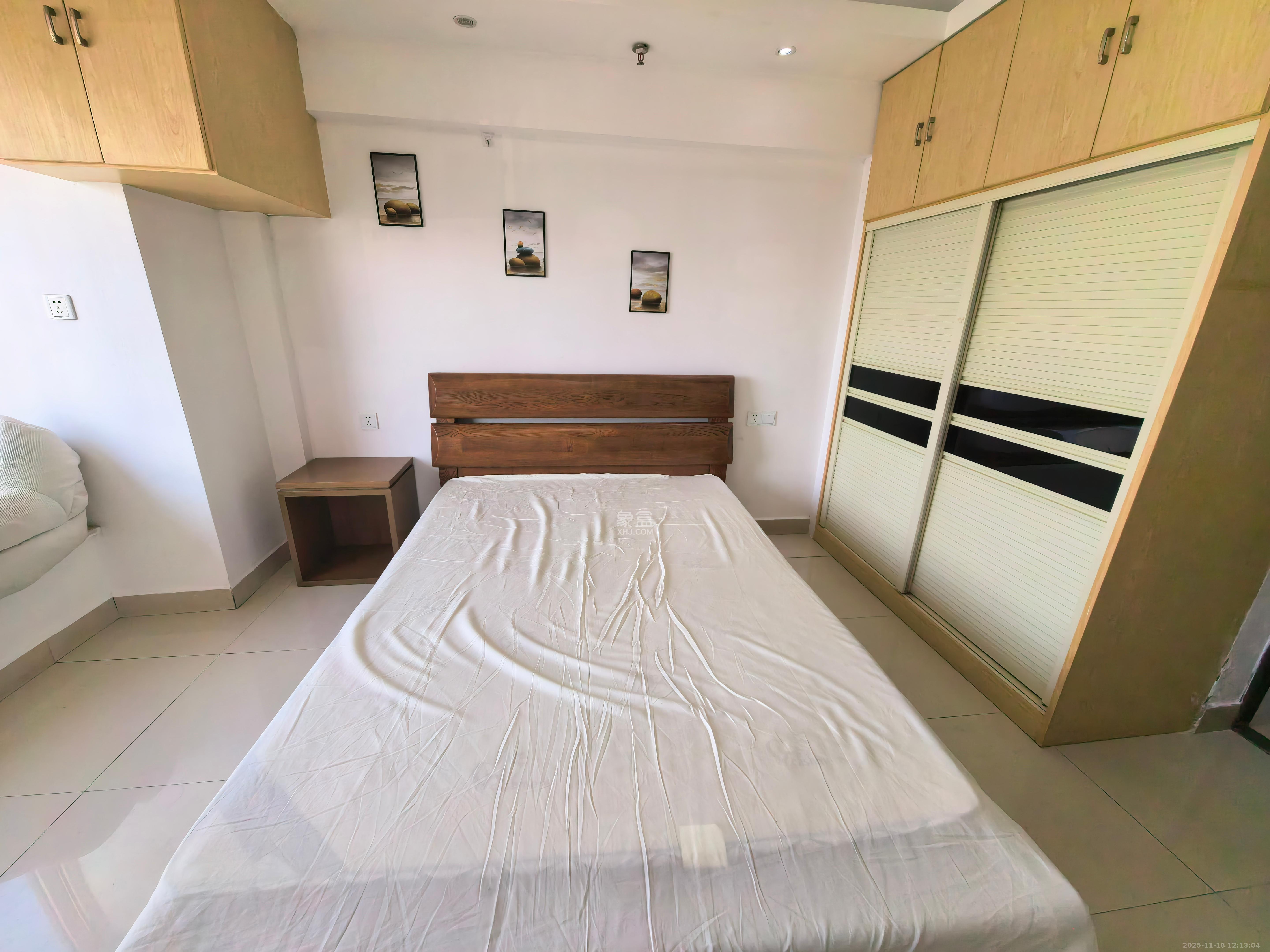 新长海广场  1室1厅1卫    1100.0元/月室内图