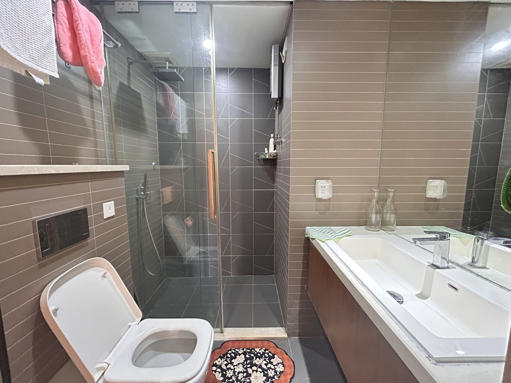 海域阳光(一二期) 1室0厅1卫 1500.0元/月 海域阳光(一二期) 1室0厅1卫 1500.0元/月室内图