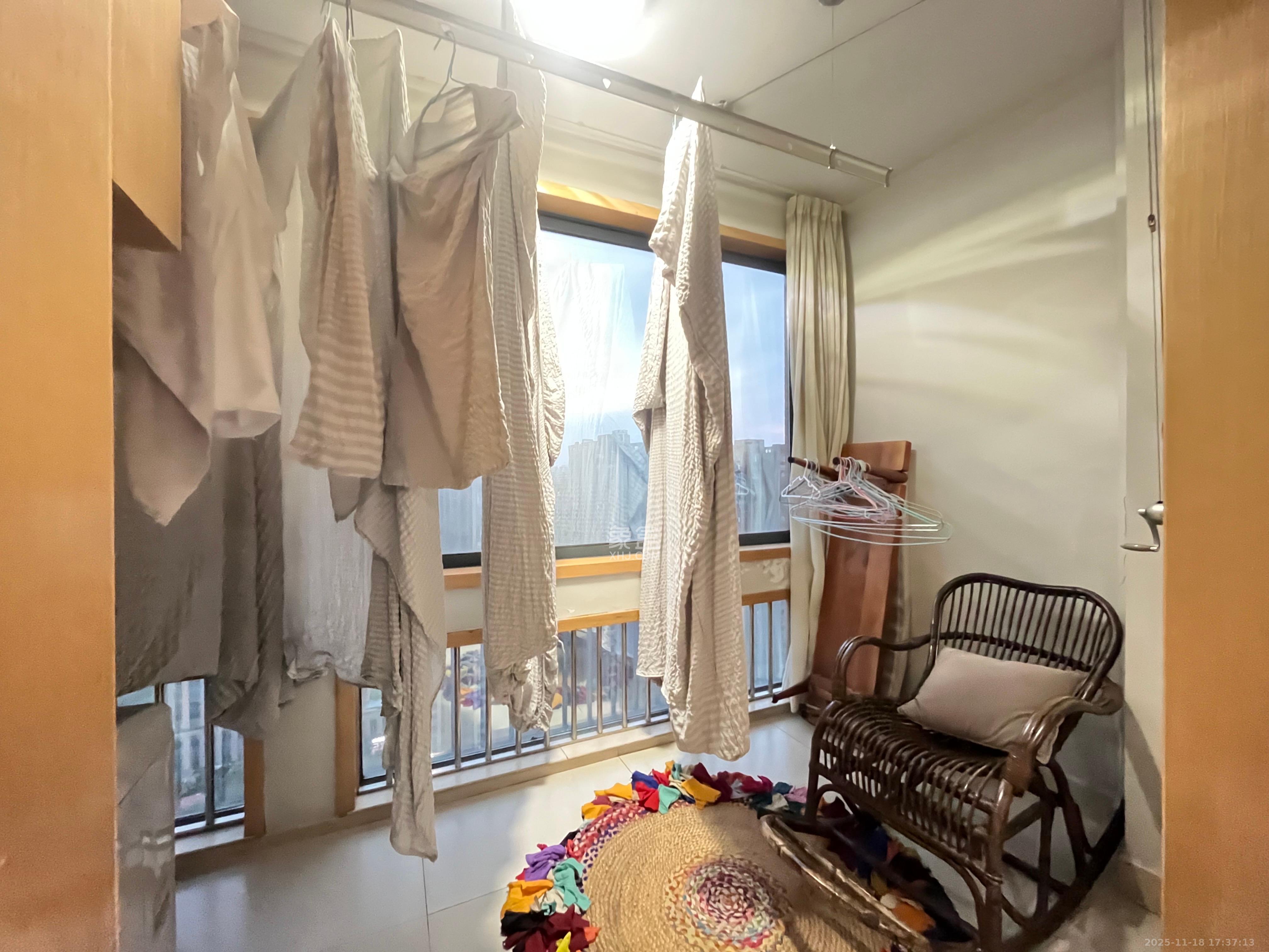 芙蓉蓉苑  2室1厅1卫    3500.0元/月室内图