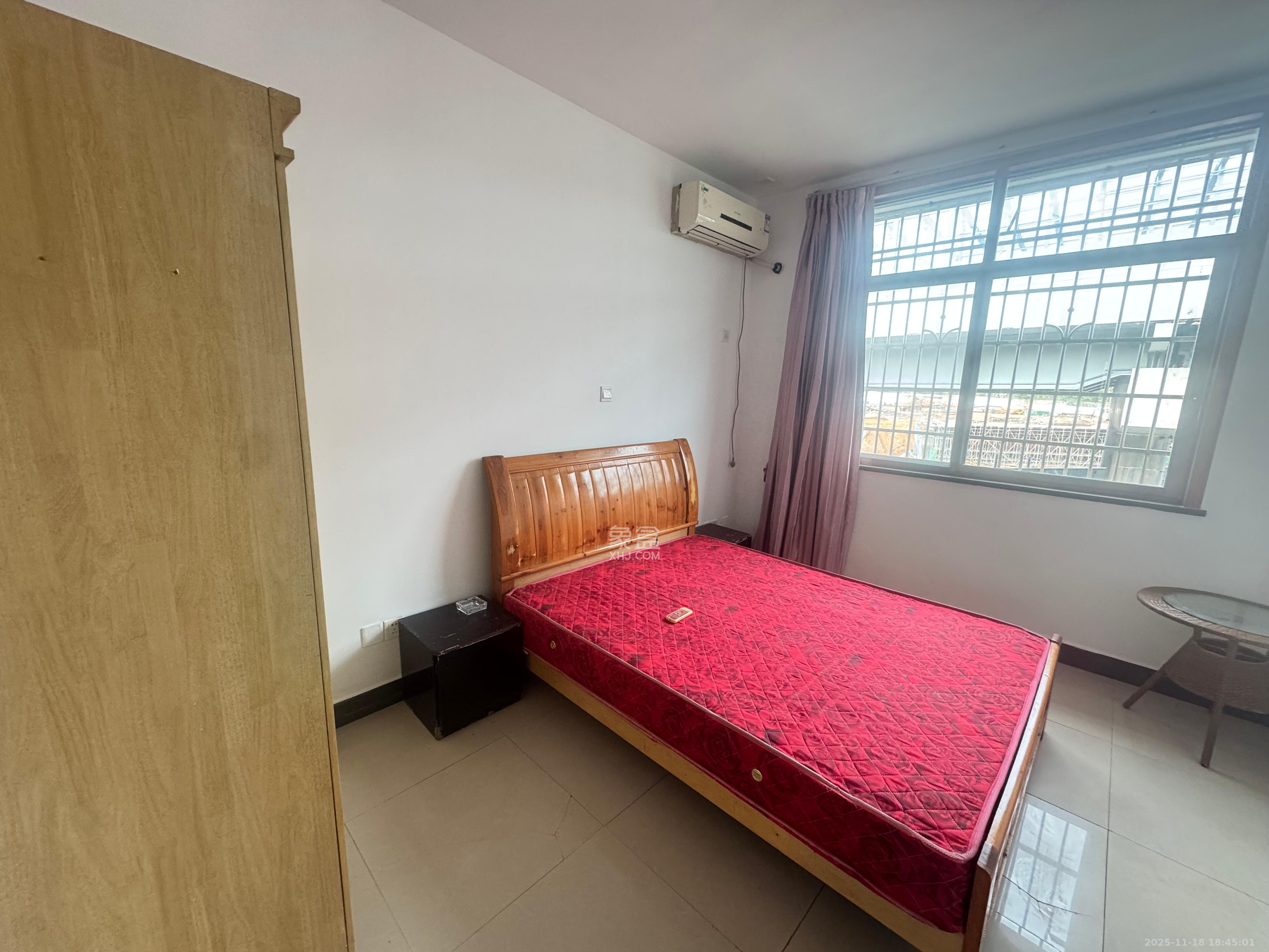 城西安置小区  3室2厅2卫    1500.0元/月室内图