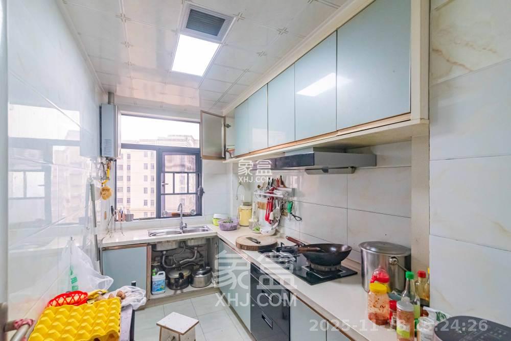 悦湖山  4室2厅1卫    2300.0元/月室内图