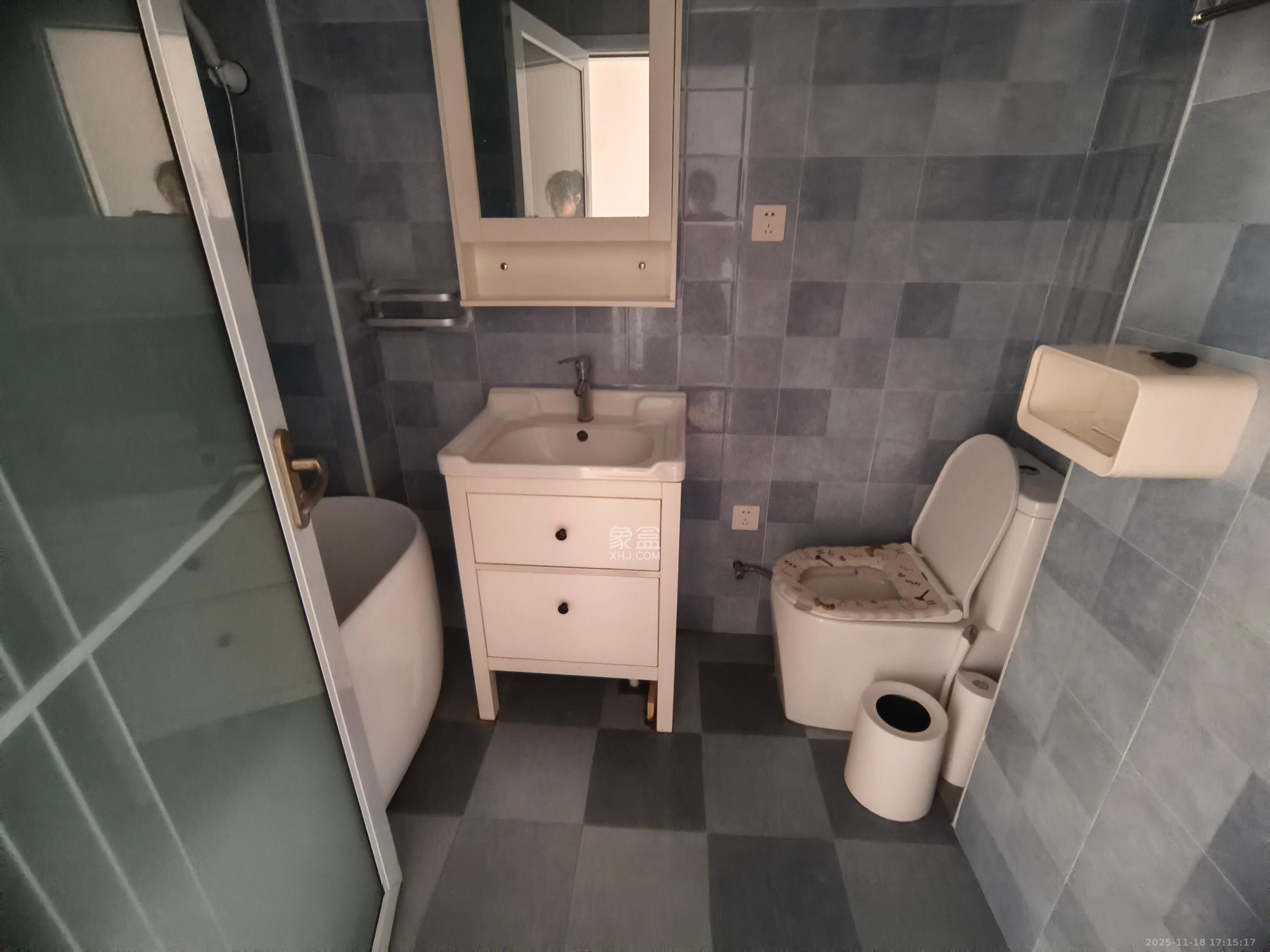 郡原广场 1室1厅1卫 2000.0元/月 郡原广场 1室1厅1卫 2000.0元/月室内图