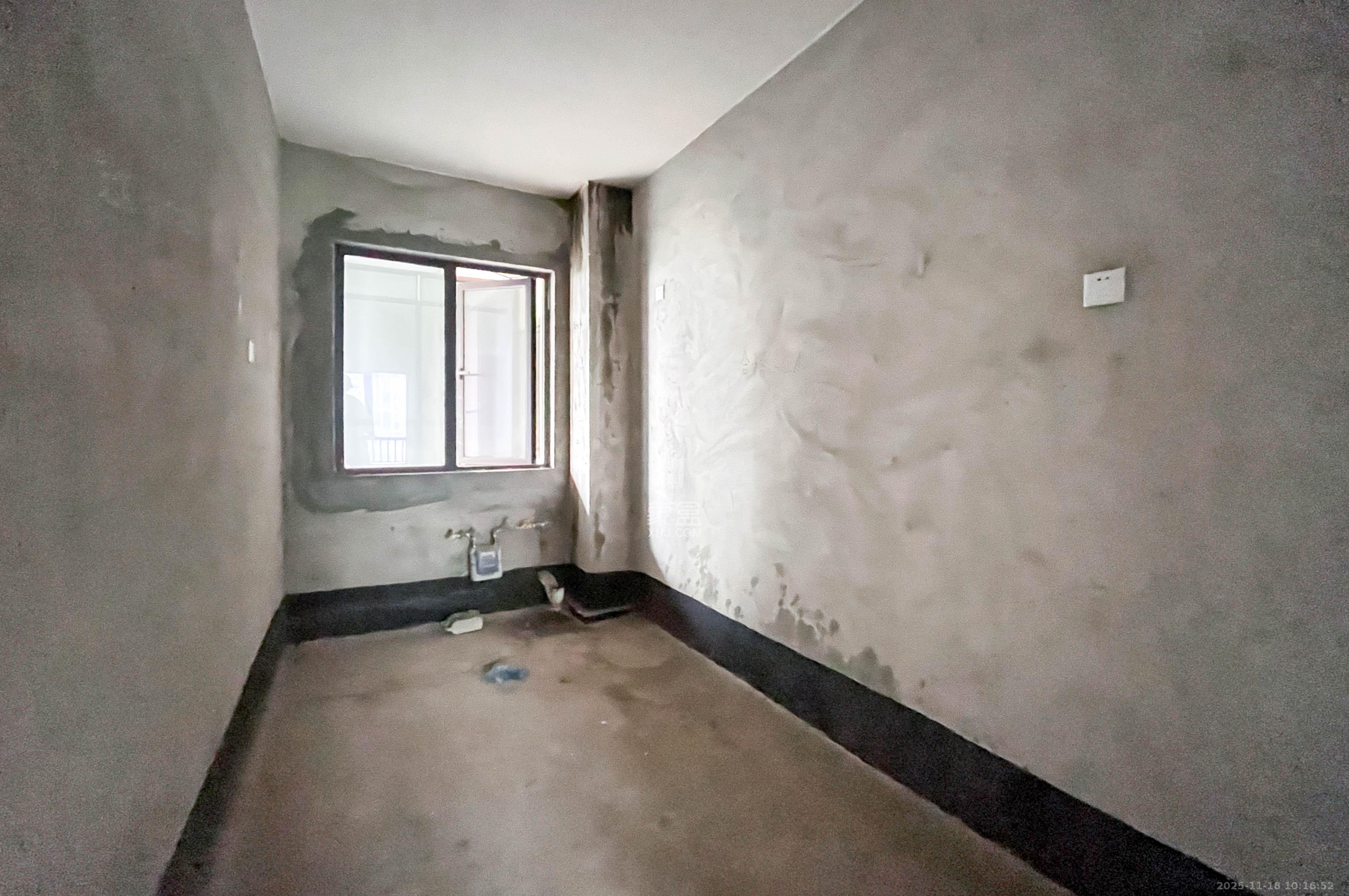 达美D6区  4室2厅2卫    110.0万其他