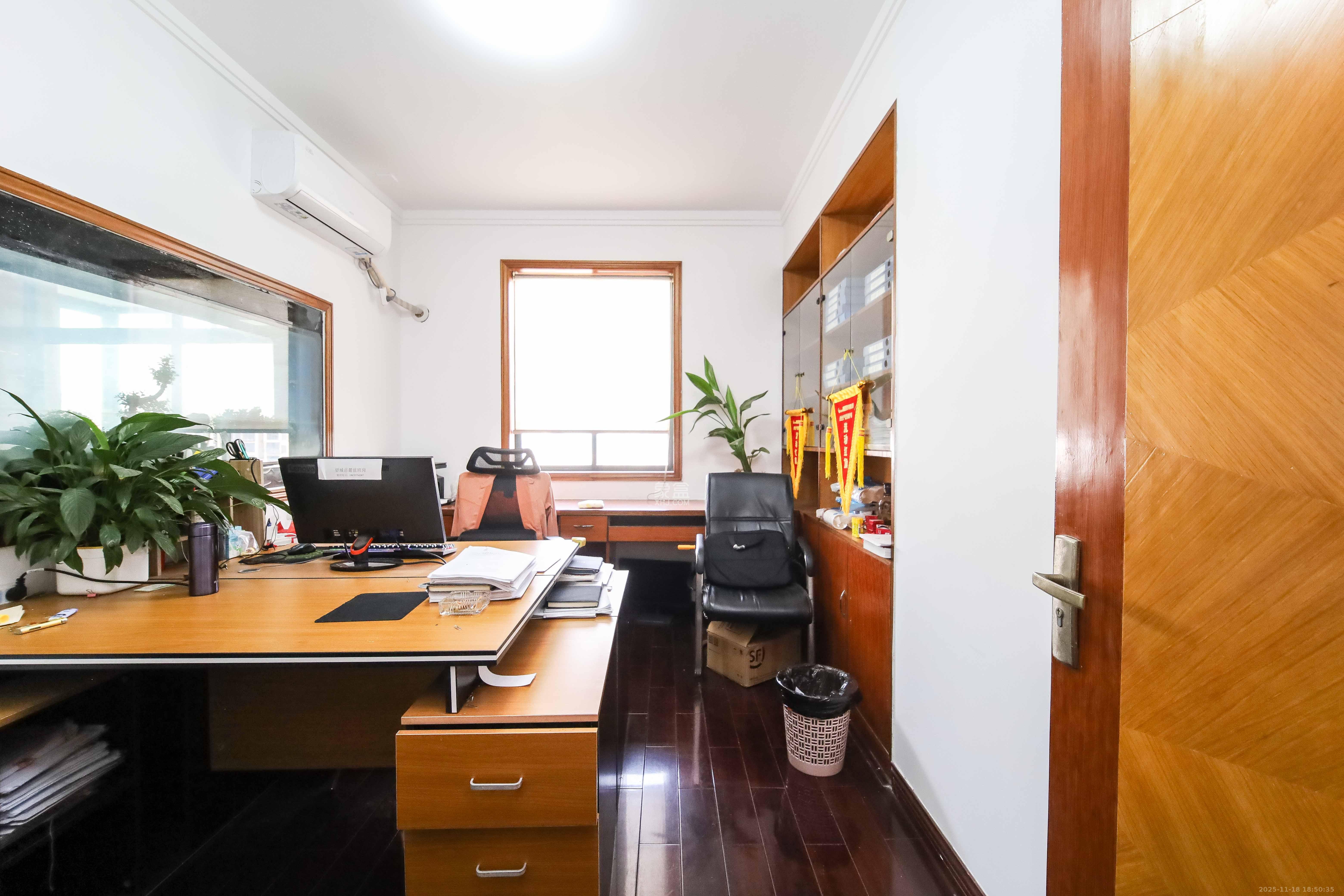 世嘉国际华城  4室2厅2卫    152.0万卧室