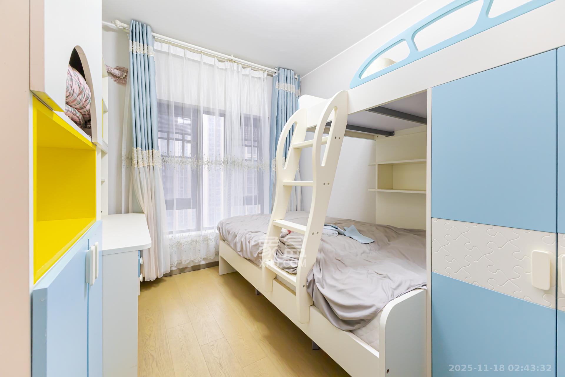 时代倾城四期 3室2厅2卫 110.0万 时代倾城四期 3室2厅2卫 110.0万卧室